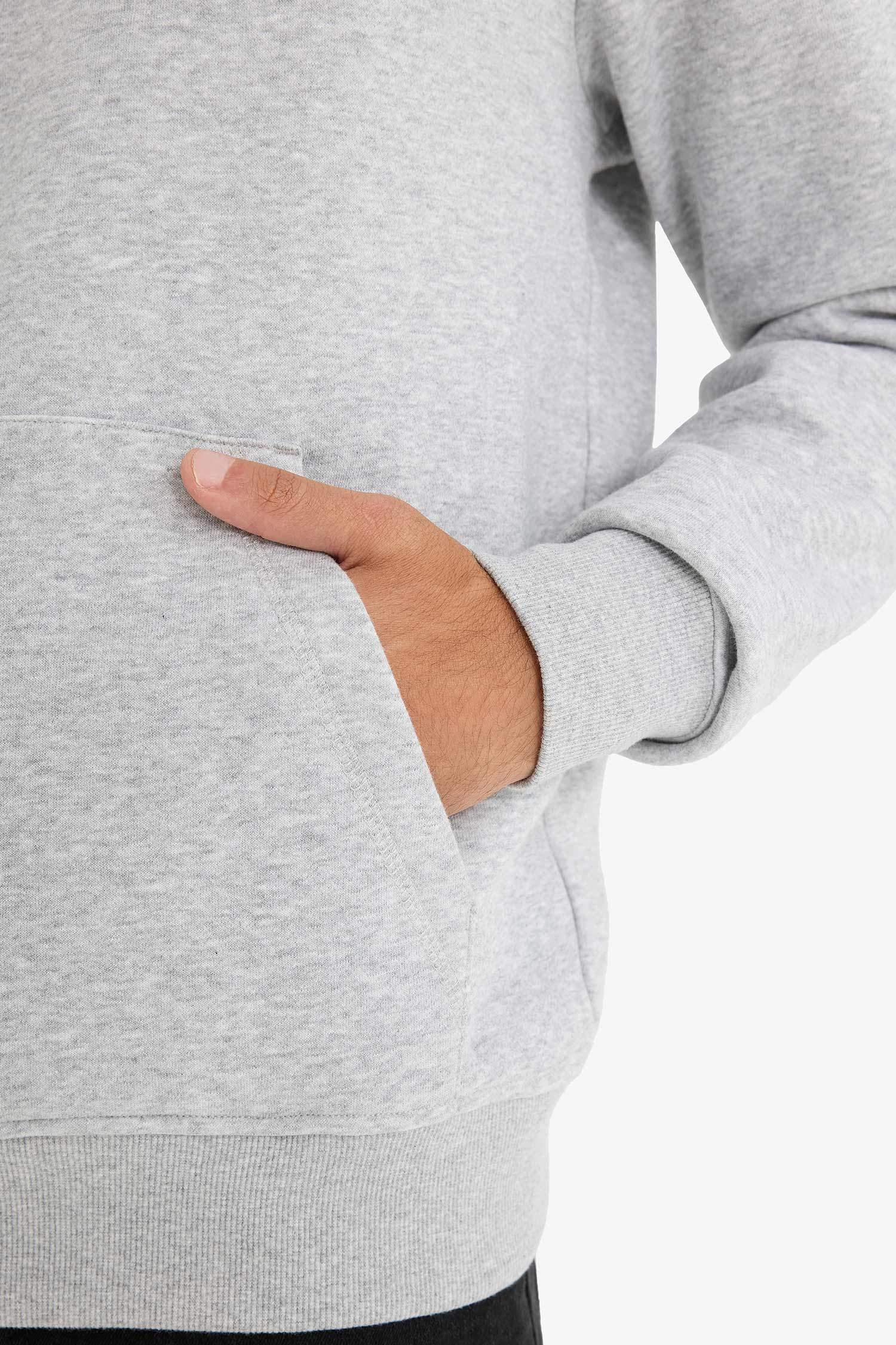 Regular Fit Kapüşonlu İçi Yumuşak Tüylü Kanguru Cepli Basic Düz Sweatshirt