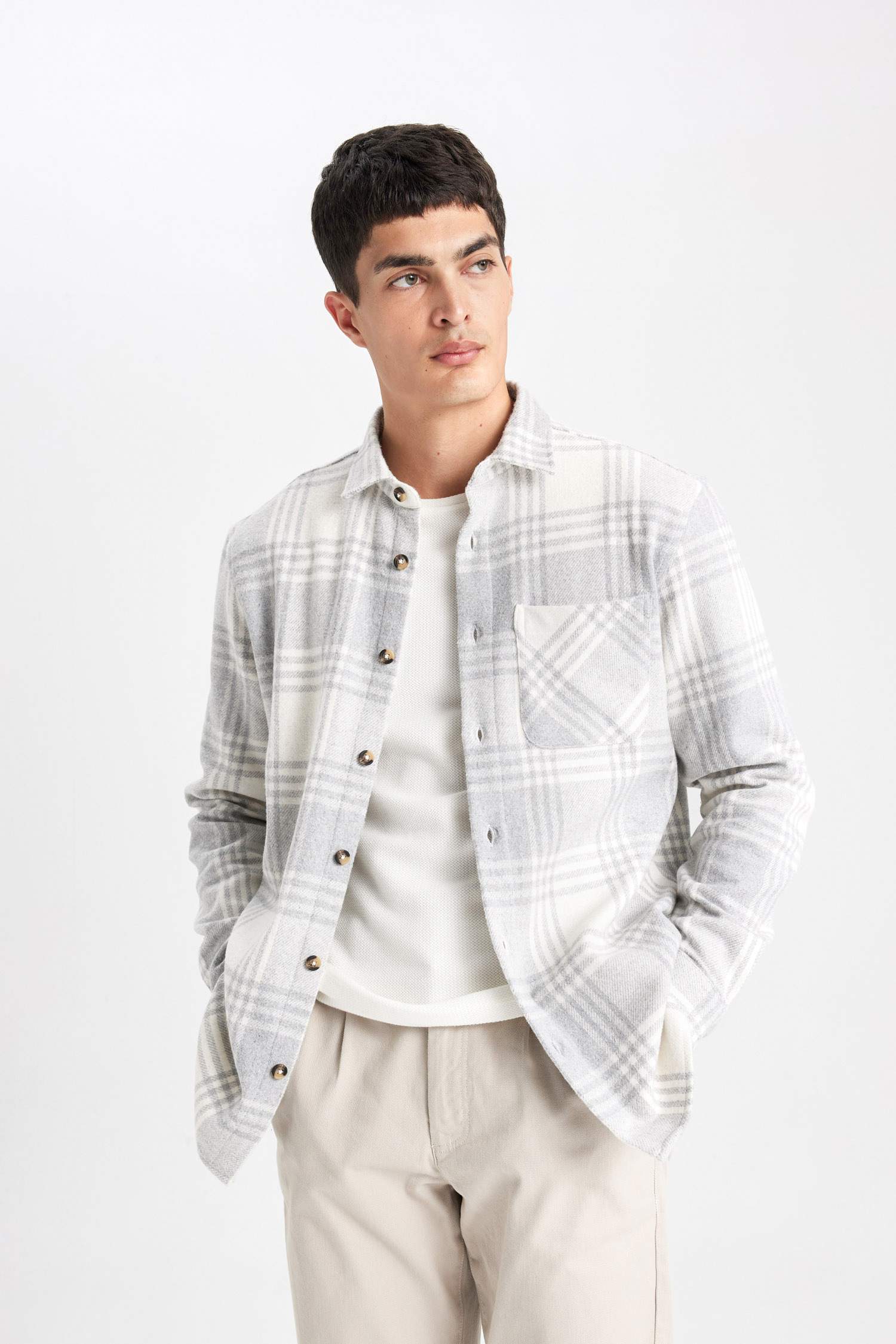 قميص كاروهات ردن طويل قصة عادية