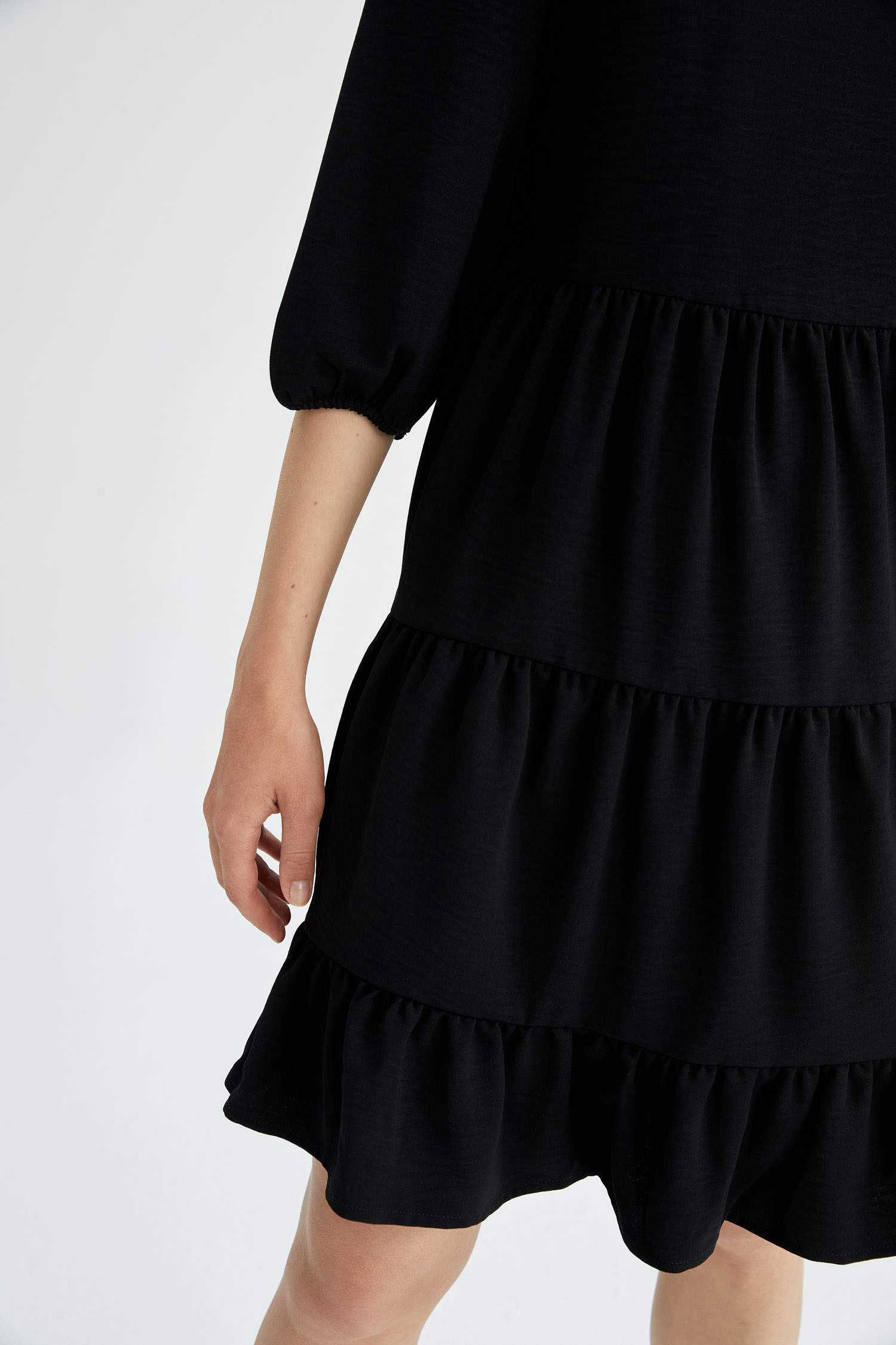 Мини платье с коротким рукавом А-силуэта