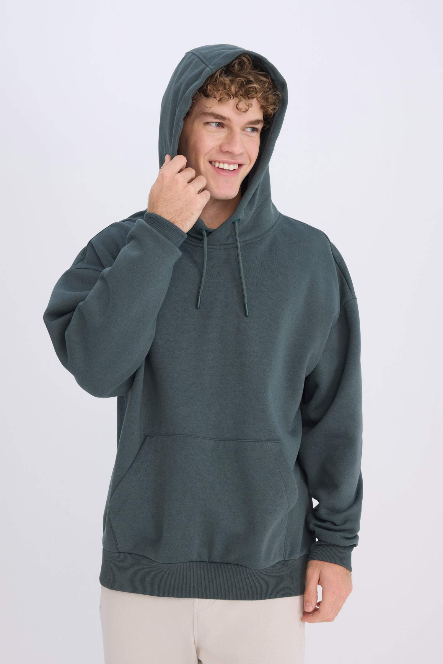 Oversize Geniş Kalıp Kapüşonlu Kanguru Cepli Basic Düz Sweatshirt