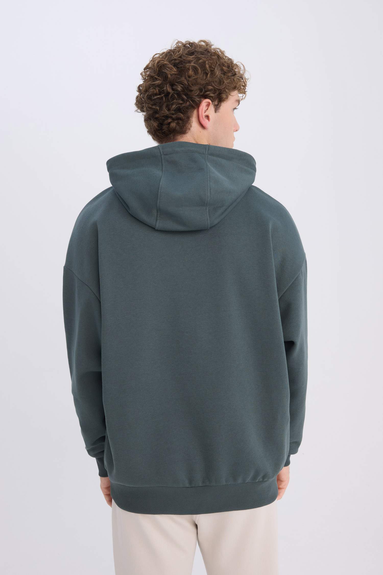 Oversize Geniş Kalıp Kapüşonlu Kanguru Cepli Basic Düz Sweatshirt