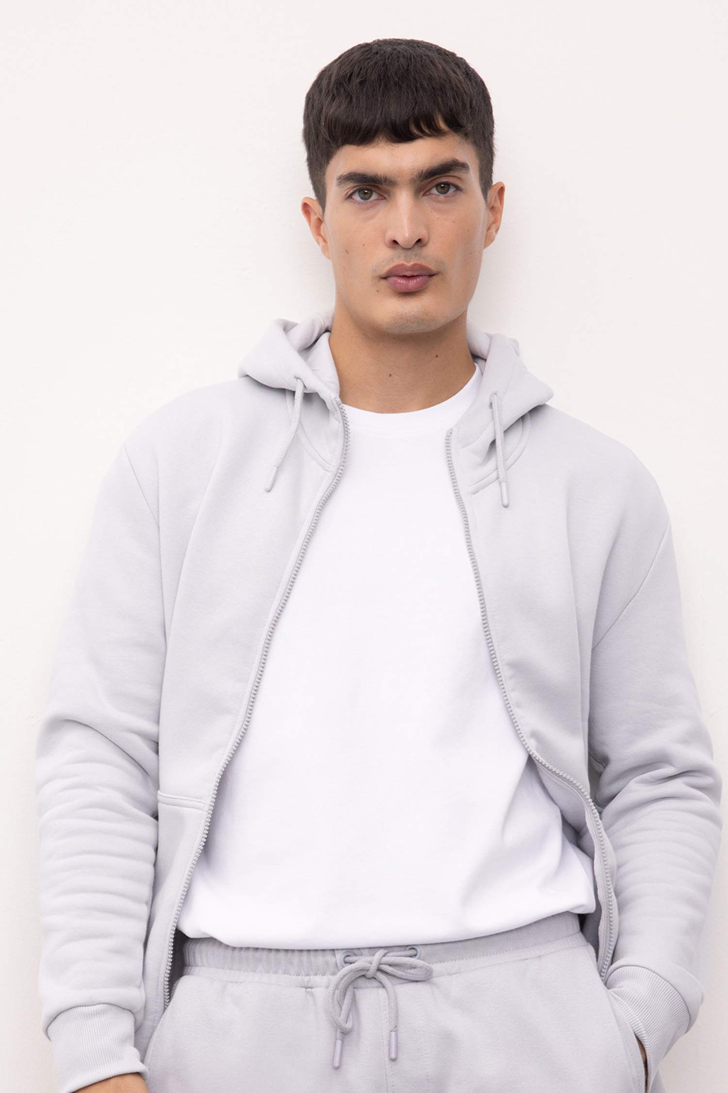 Regular Fit Hooded Soft Furry Inside Basic Zippered Sweatshirt