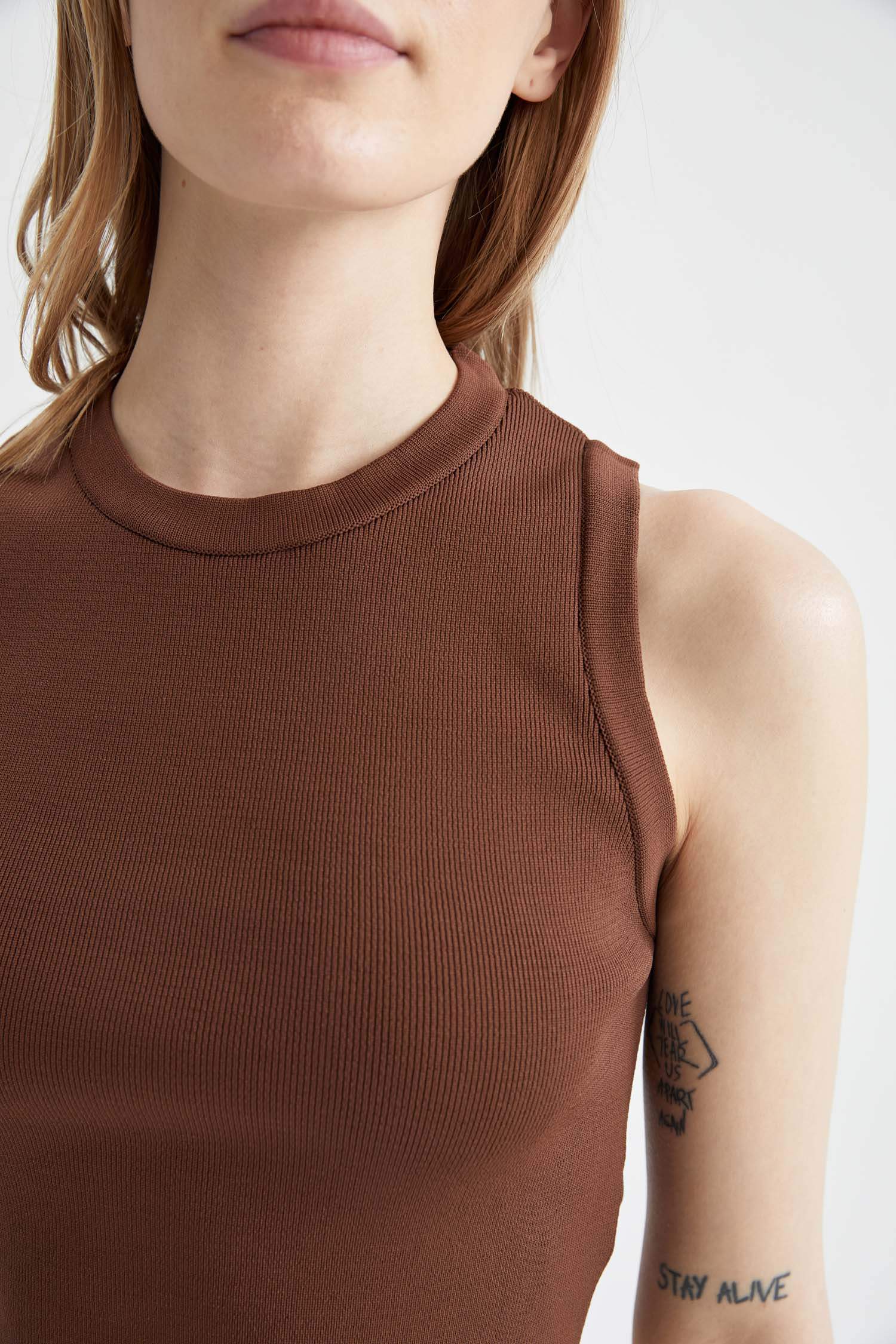 Fitted Rope Decollete Knitted Knitwear Crop Top