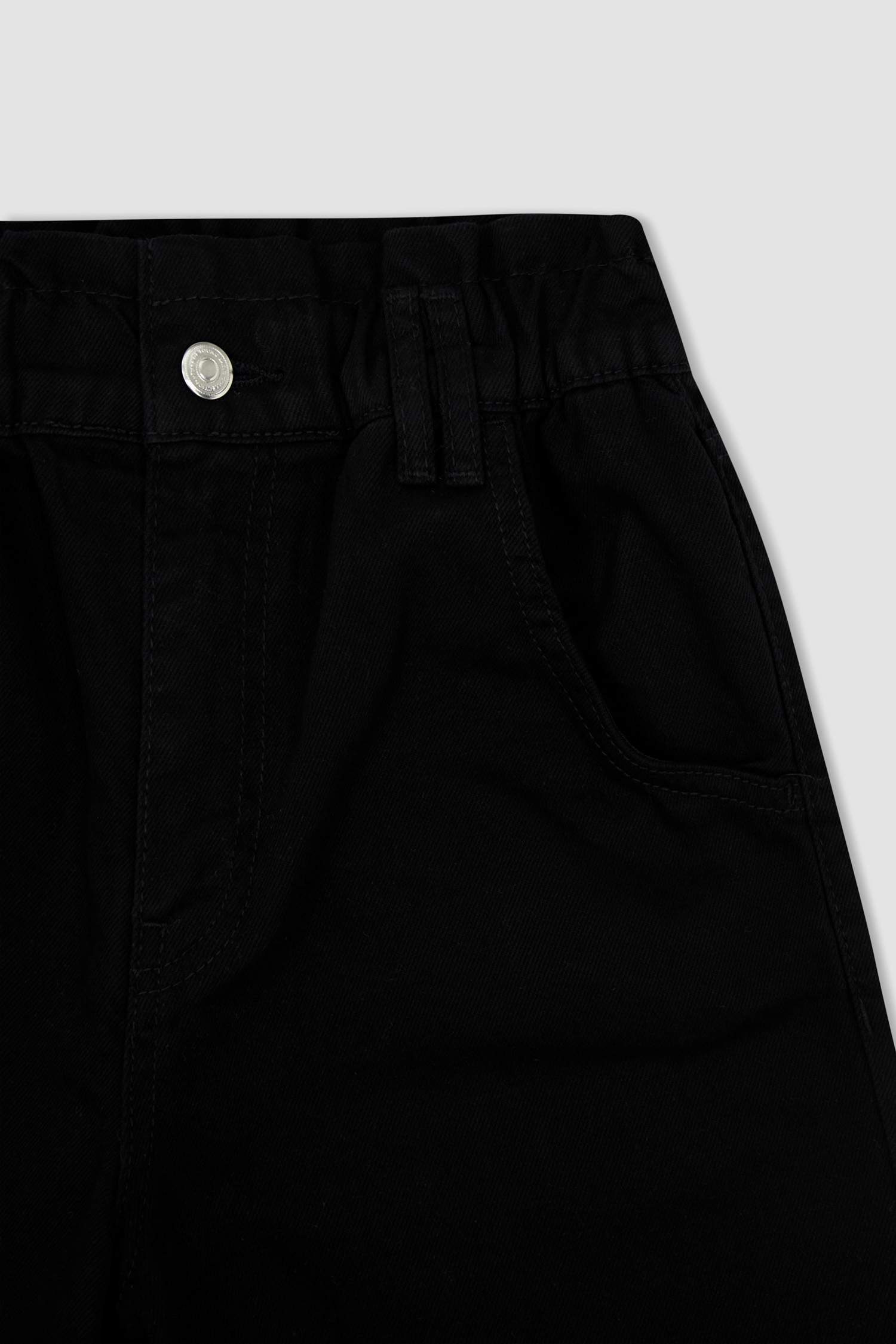 Black Woman Slouchy Fit Wowen Fabrics Pants 2630560 DeFacto