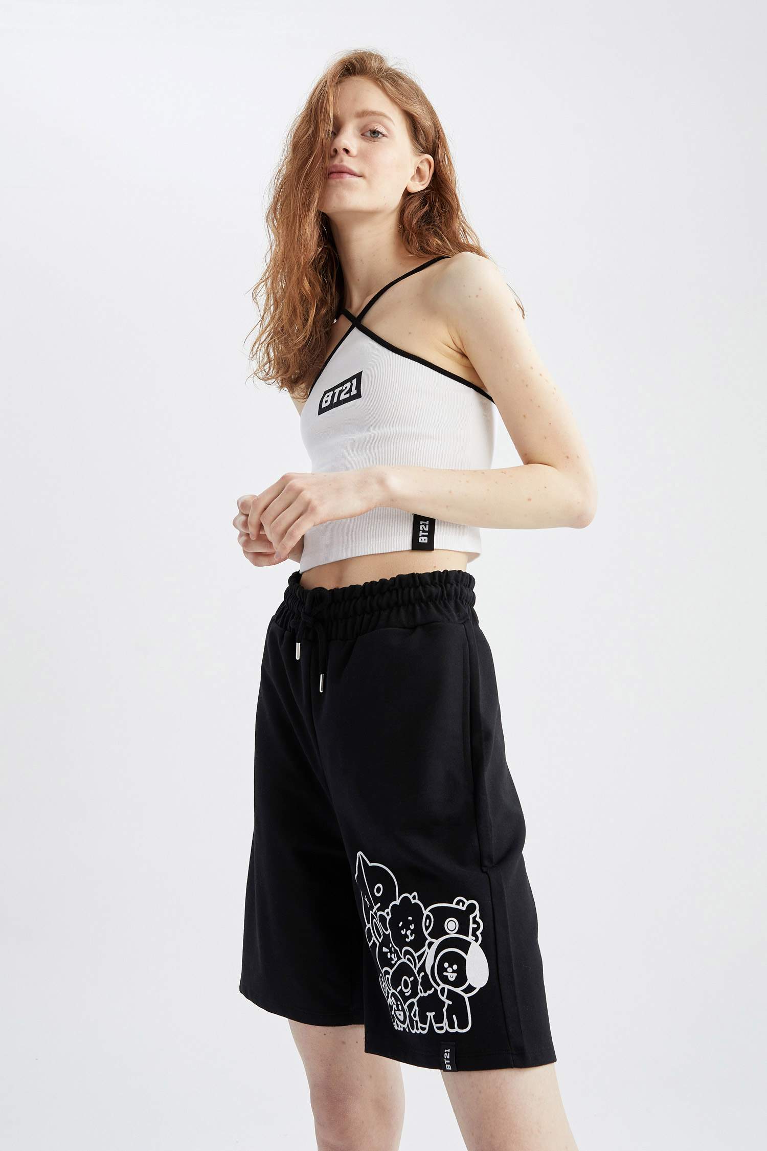 Кроп-топ приталенного кроя BT21, Coool