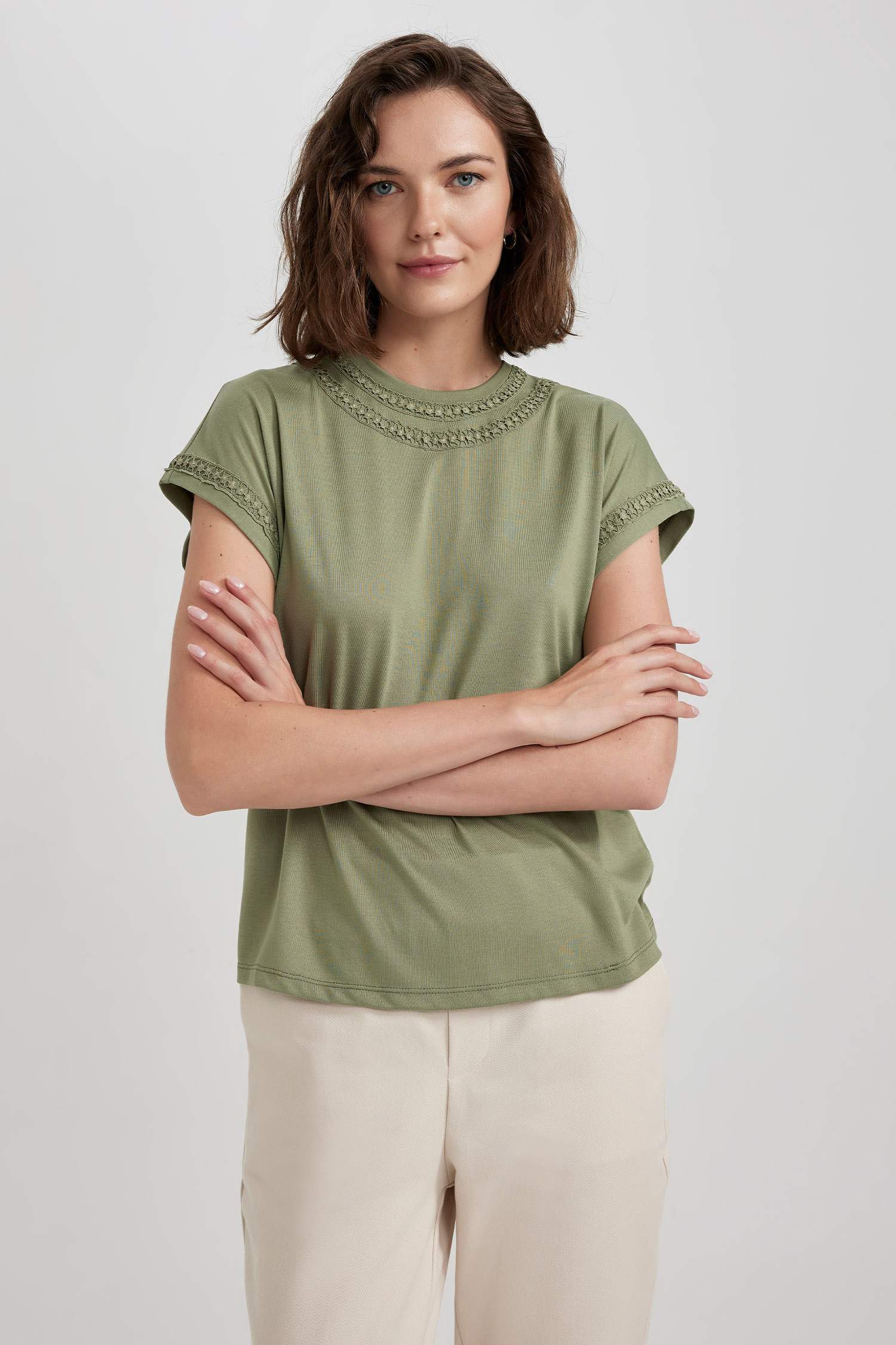 Bisiklet Yaka Kısa Kollu Tişört