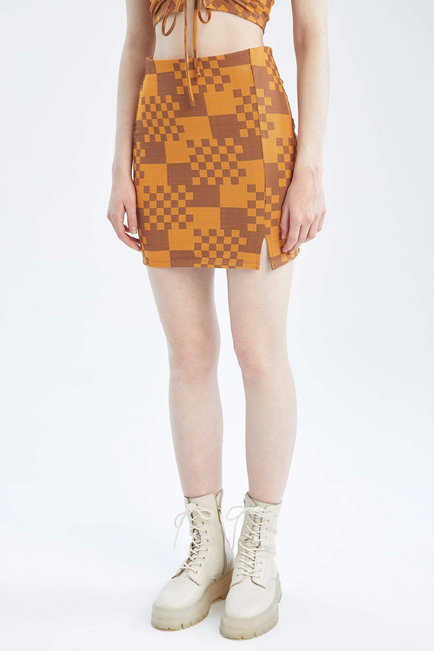 A-Line Checkered Patterned Slit Detail Mini Skirt