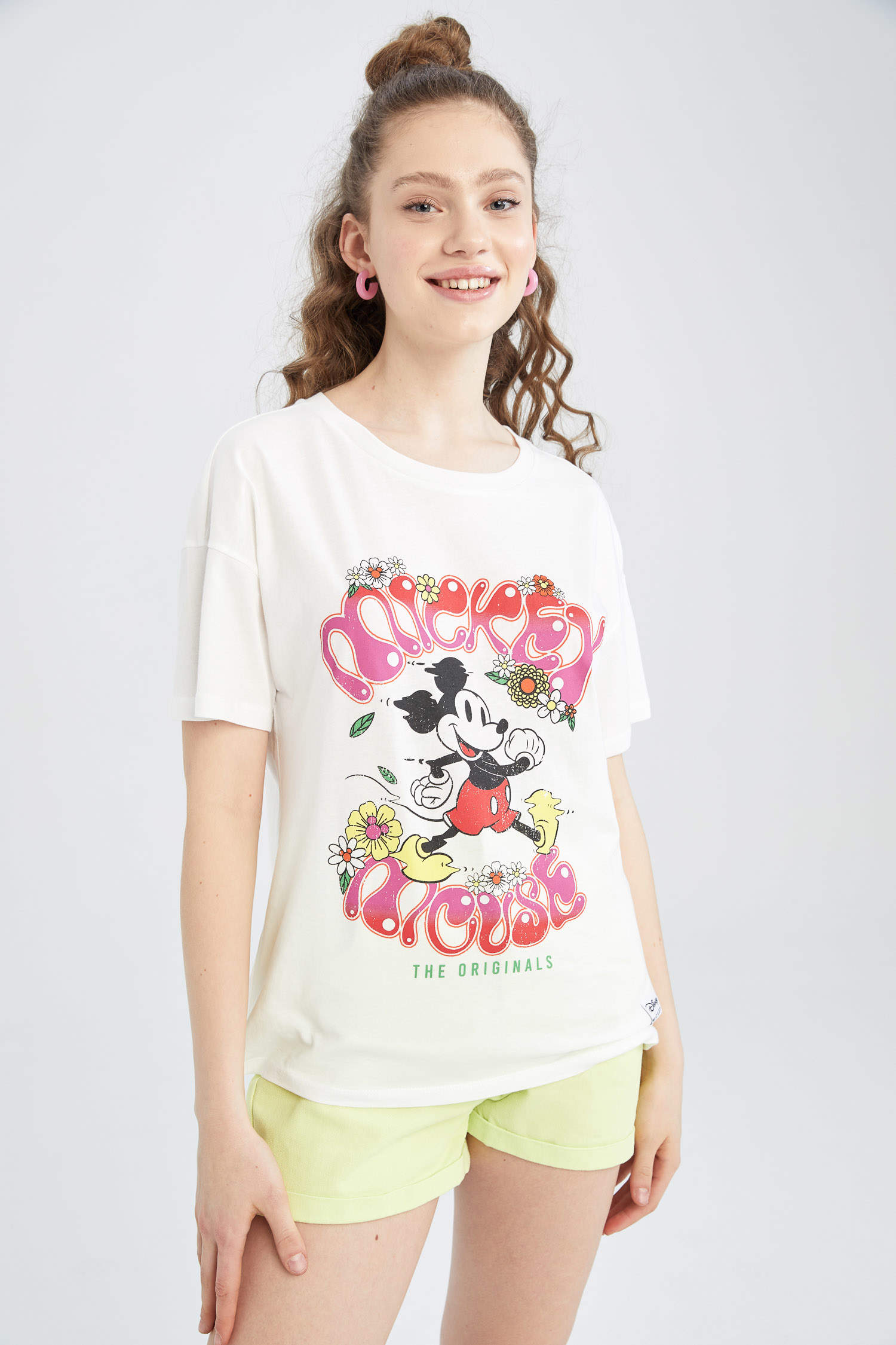 Defacto Coool Regular Fit Disney Mickey & Minnie Kısa Kollu Tişört. 2