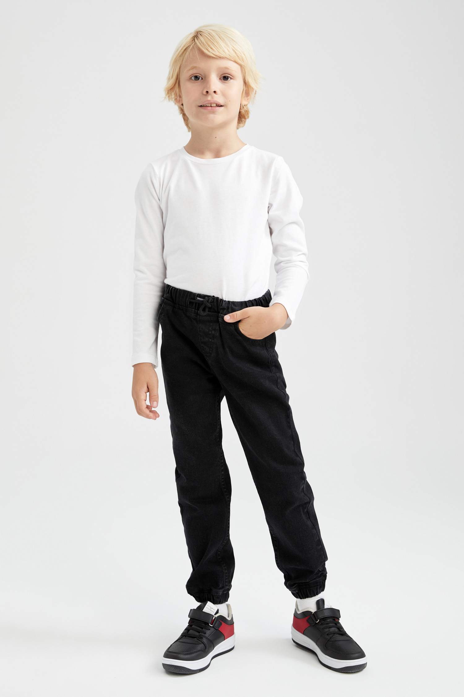 Boys black jogger discount jeans