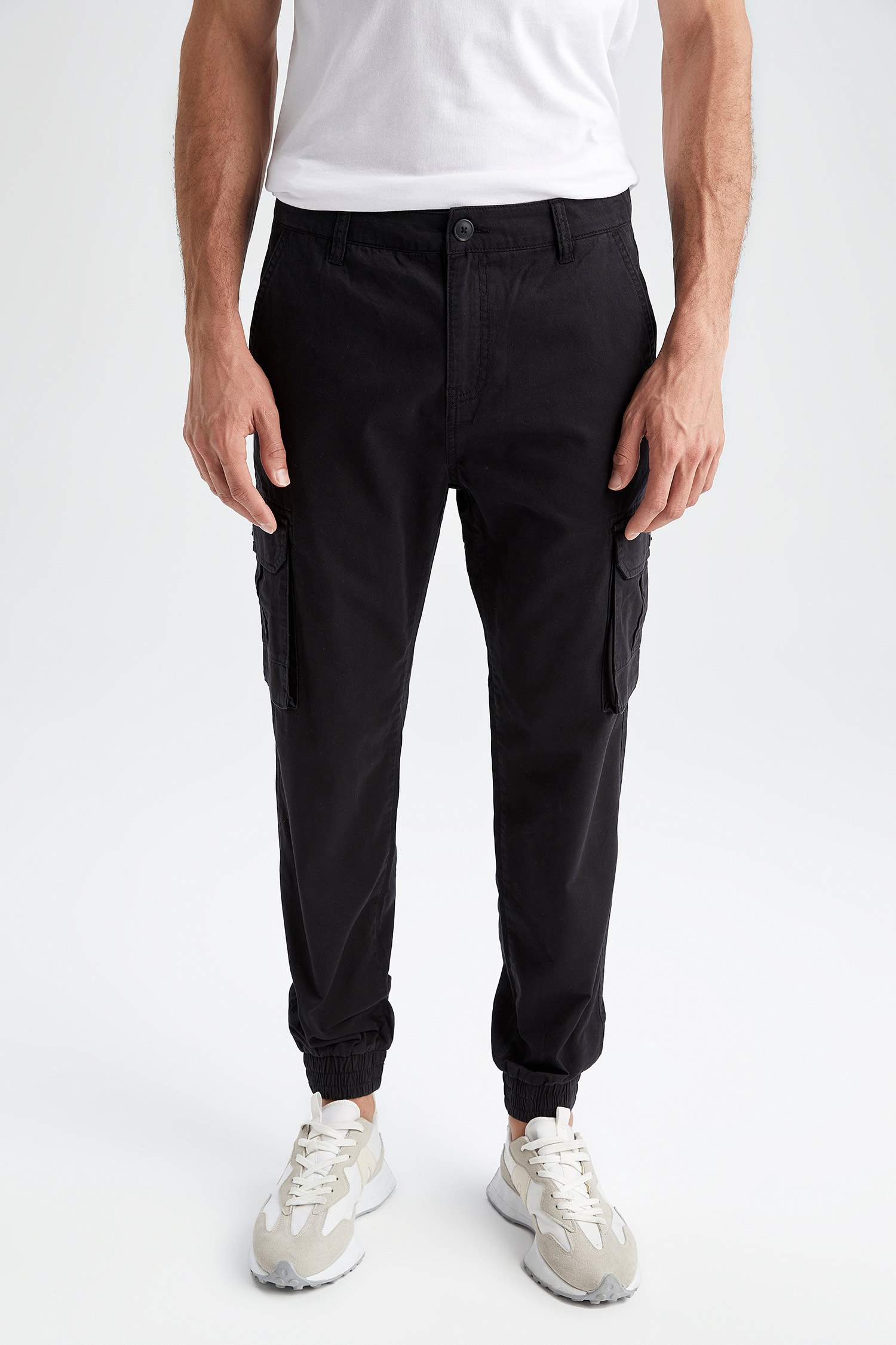 Black Man Regular Cargo Jogger With Cargo Pocket Pants 2524764 DeFacto