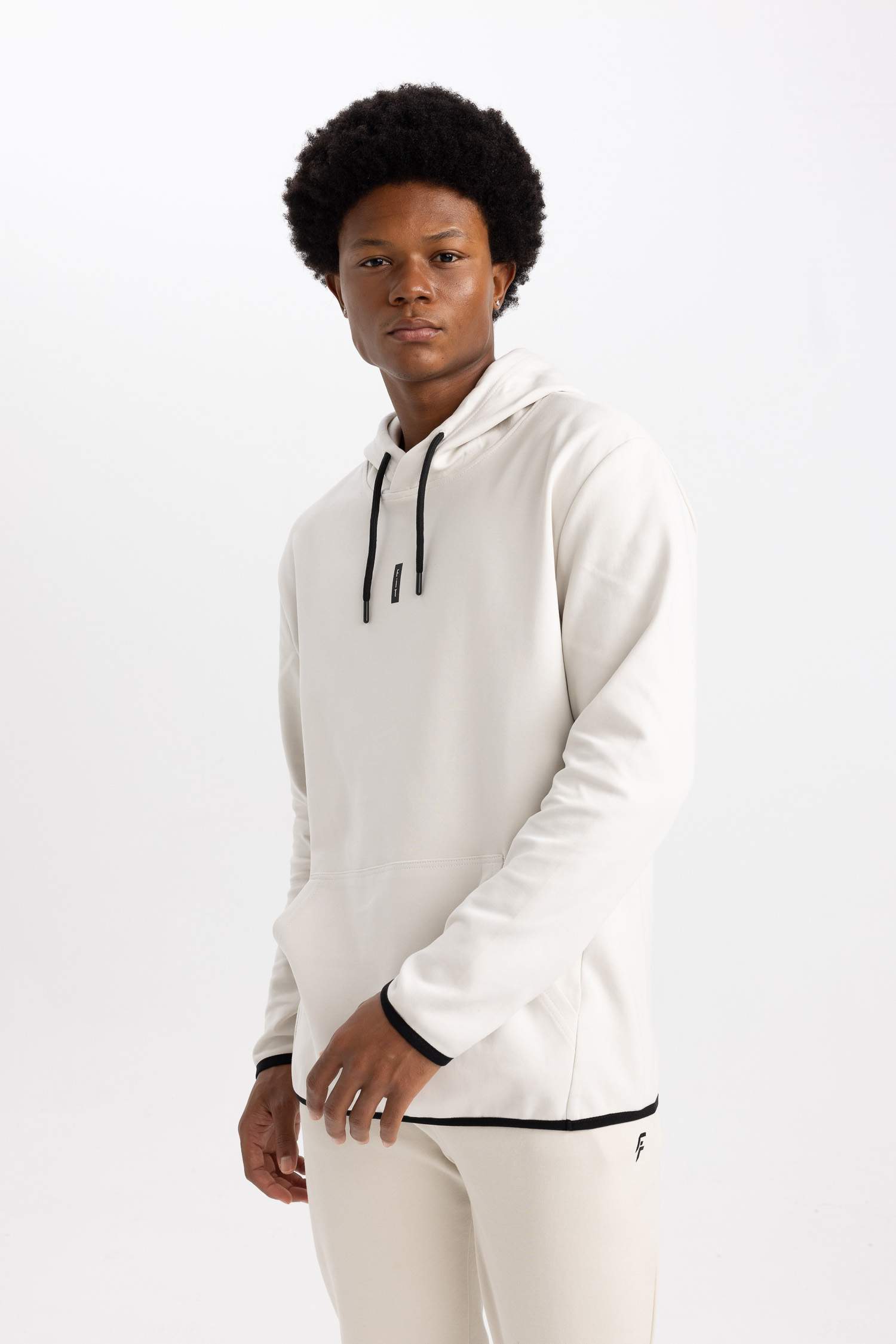 Standard Fit Sweatshirt