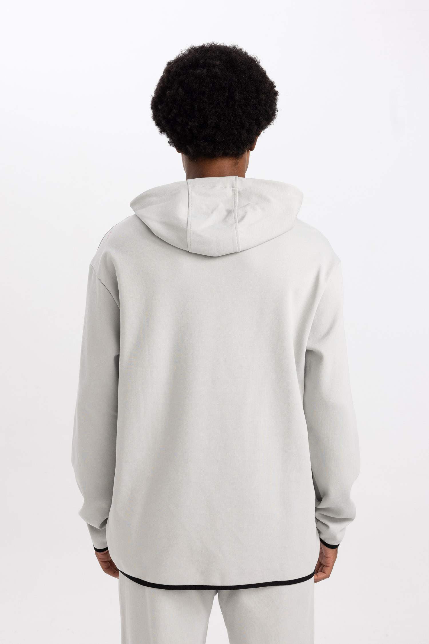 Свитшот стандартного кроя с капюшоном и карманом, DeFactoFit