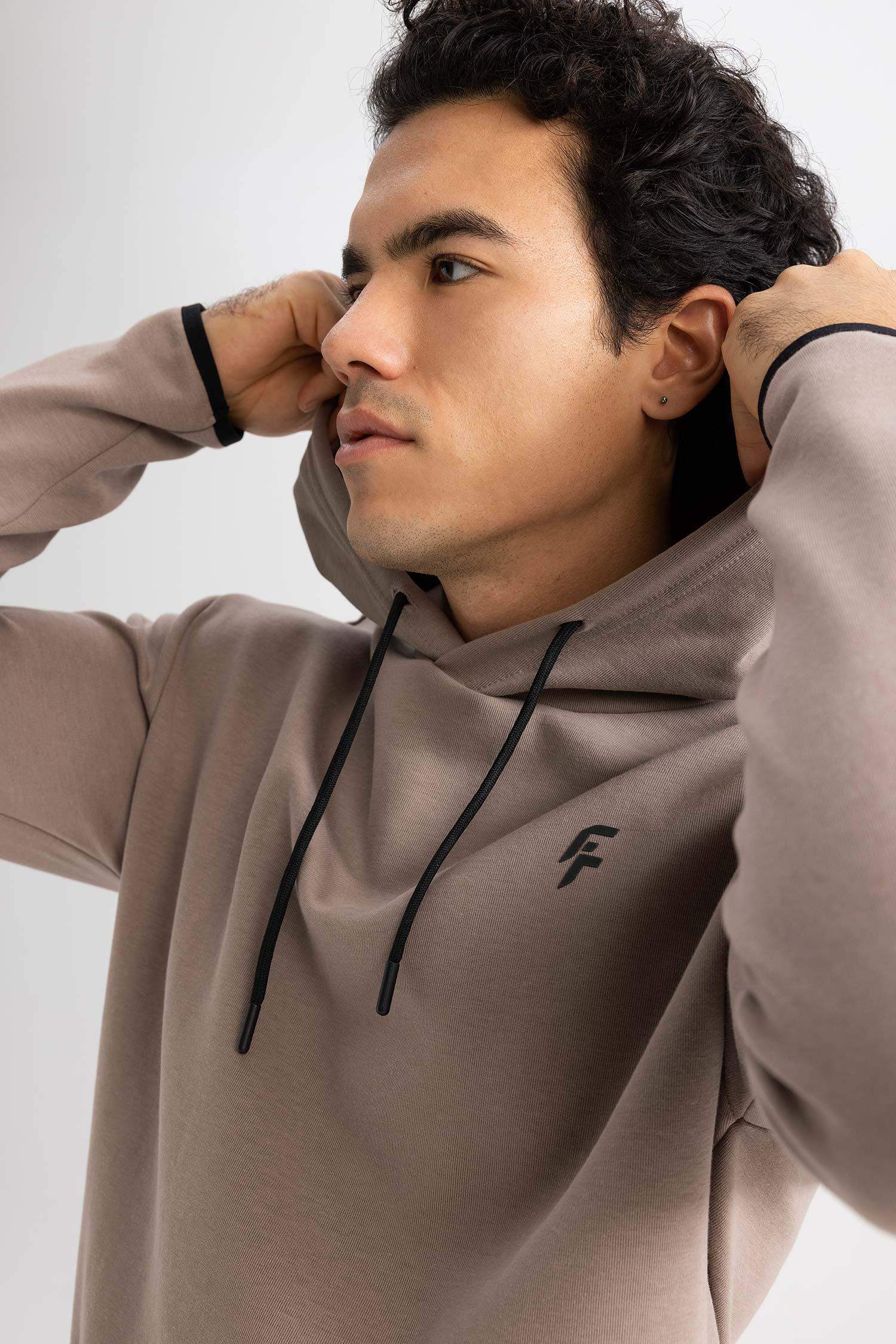 سويت شيرت بقصة عادية وغطاء للرأس بجيب