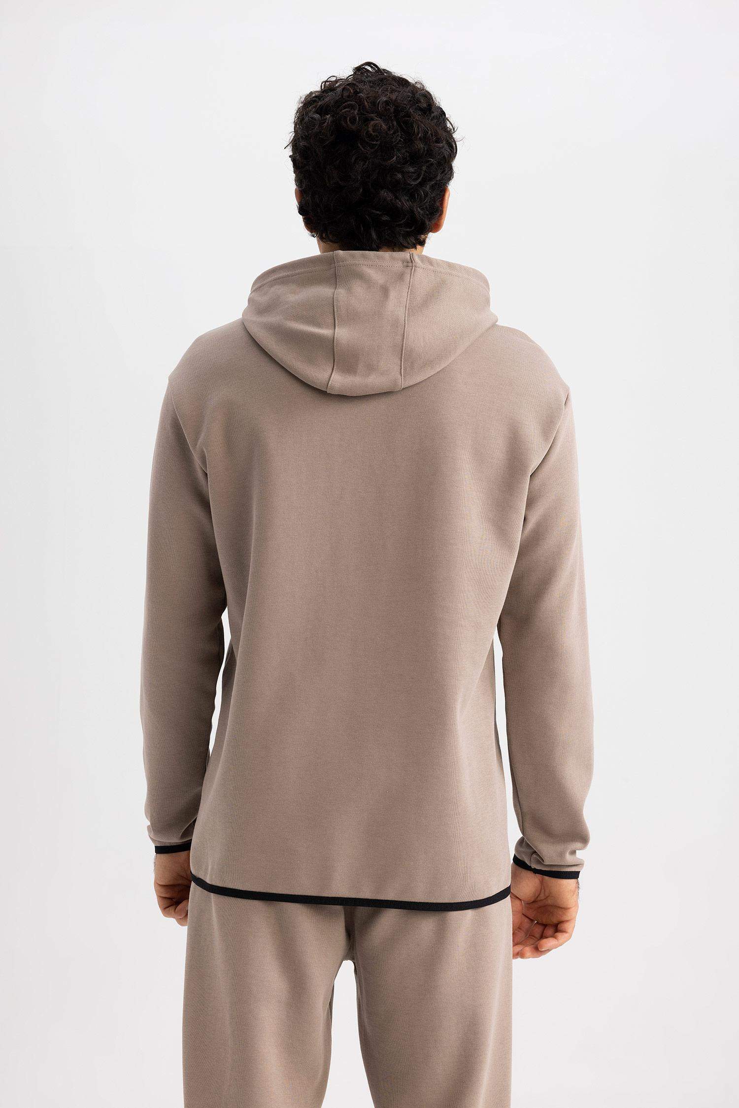 سويت شيرت بقصة عادية وغطاء للرأس بجيب