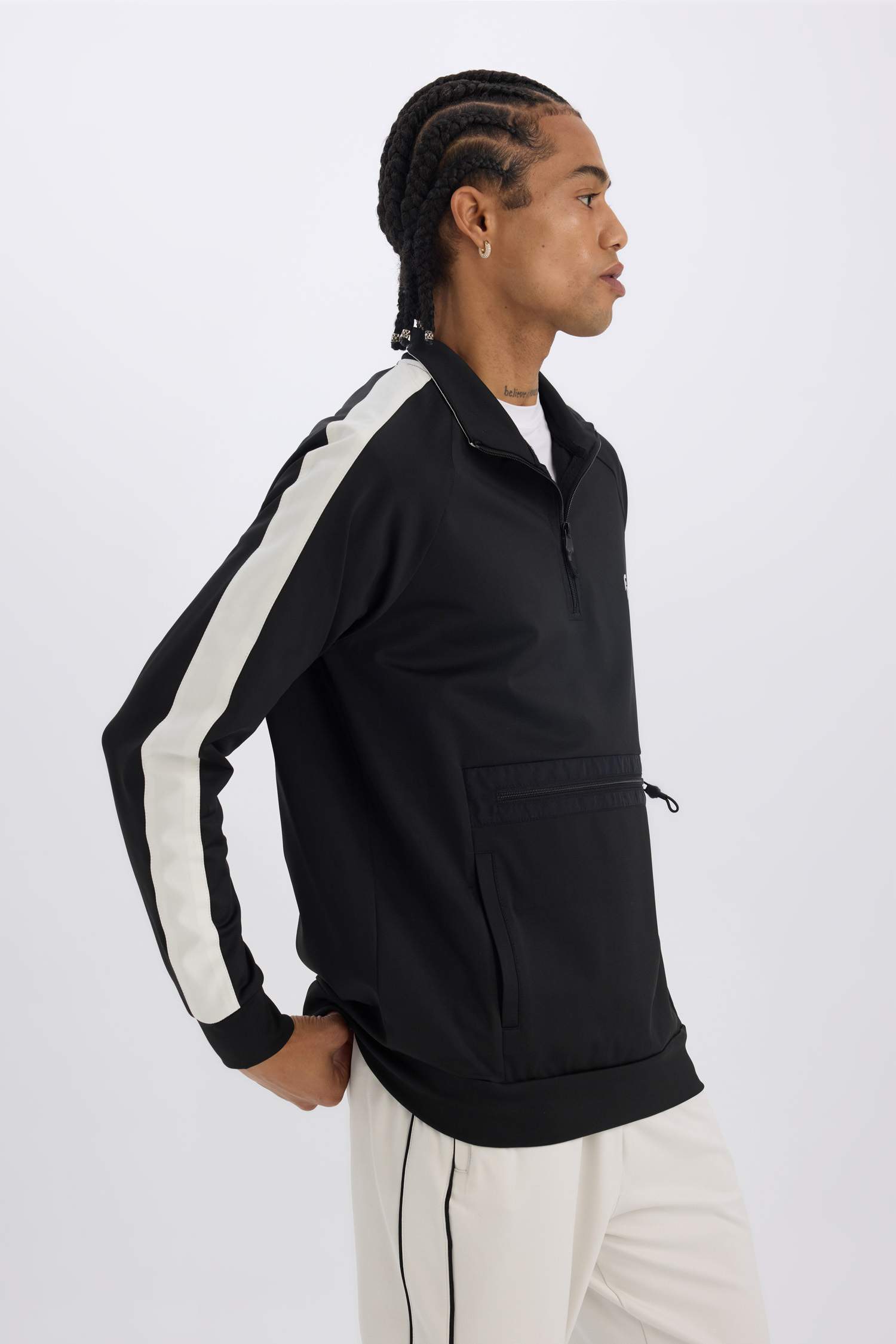 DeFactoFit Standart Fit Fermuarlı Dik Yaka Skuba Dalgıç Kumaş Cepli Sporcu Sweatshirt