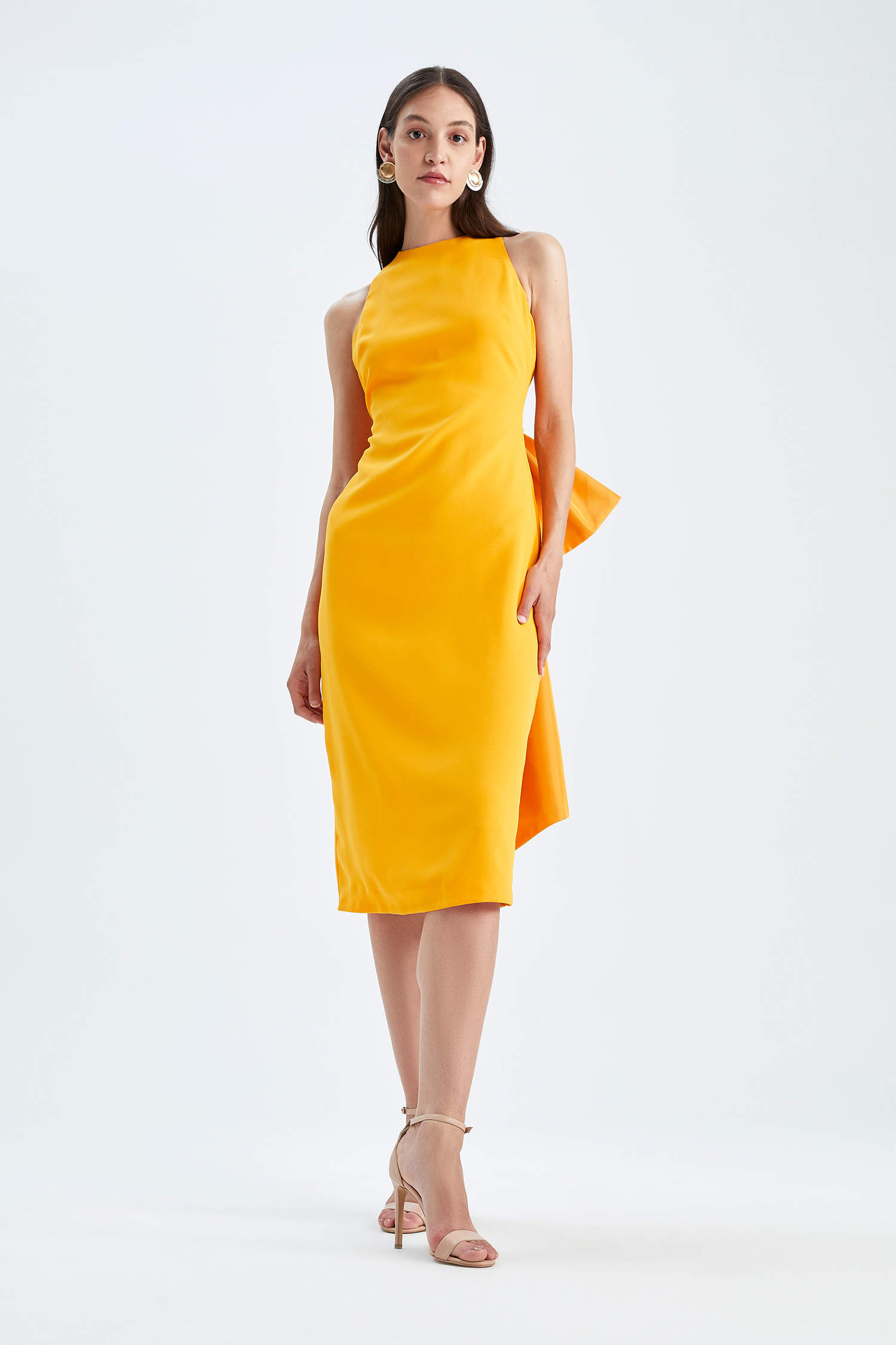 Defacto Nihan Peker Tasarım A Kesim Halter Yaka Beli Fiyonk Detaylı Midi Elbise. 5