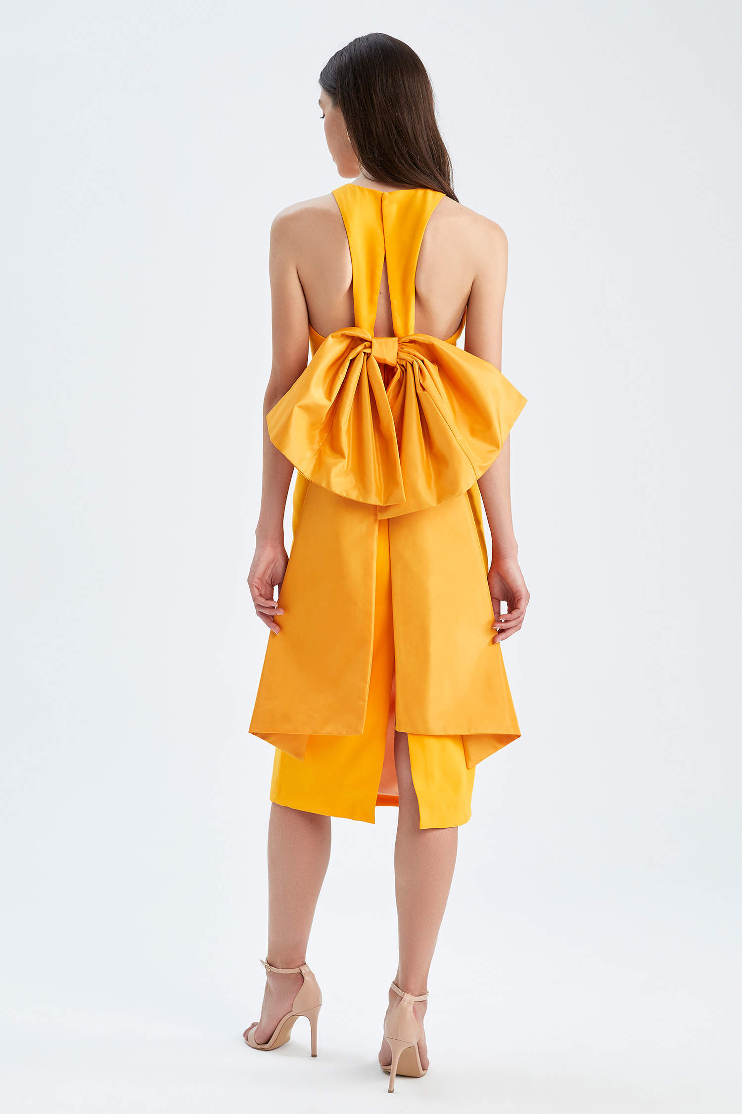 Defacto Nihan Peker Tasarım A Kesim Halter Yaka Beli Fiyonk Detaylı Midi Elbise. 7