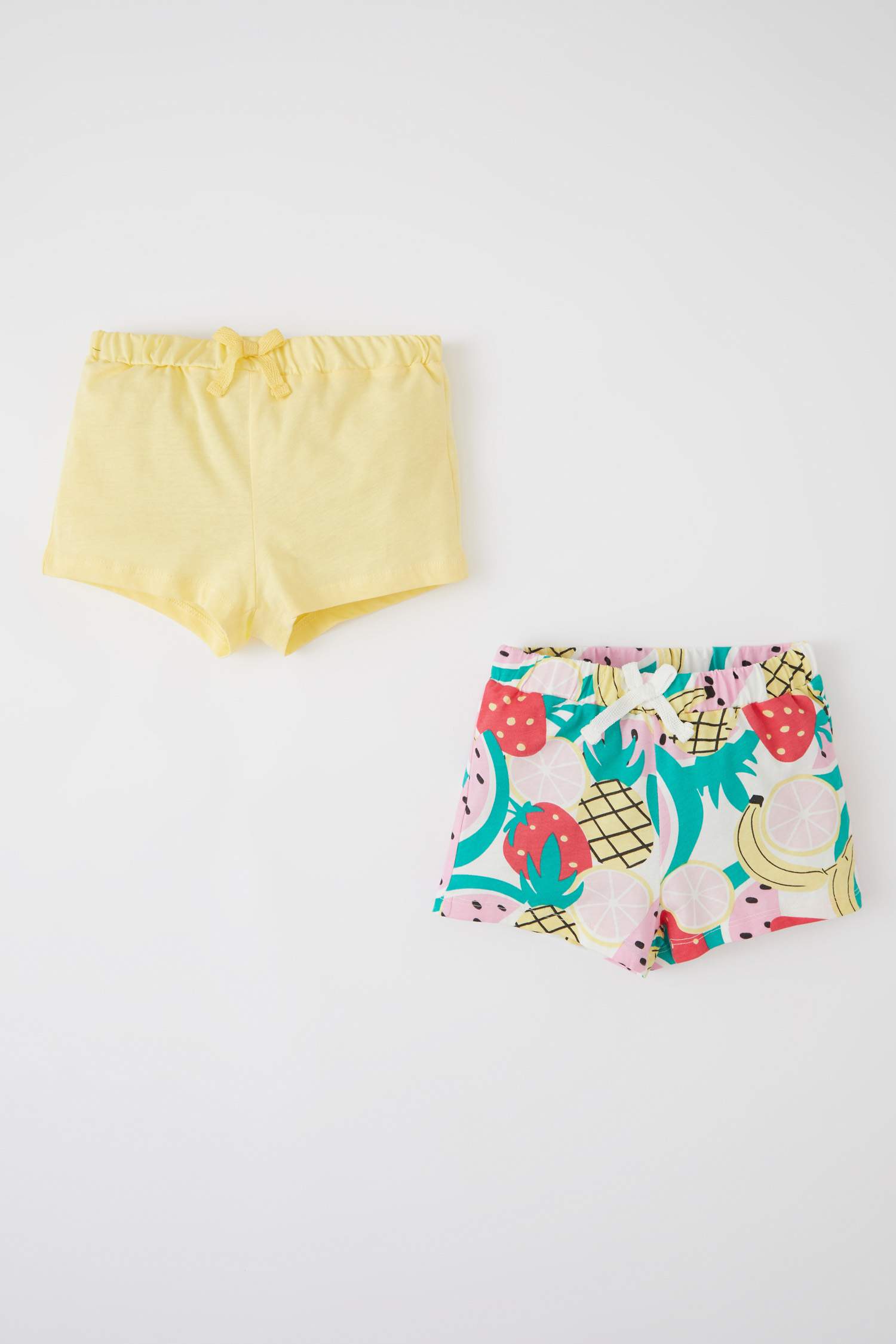 Шорты стандартного кроя с фруктовым принтом для малышей девочек