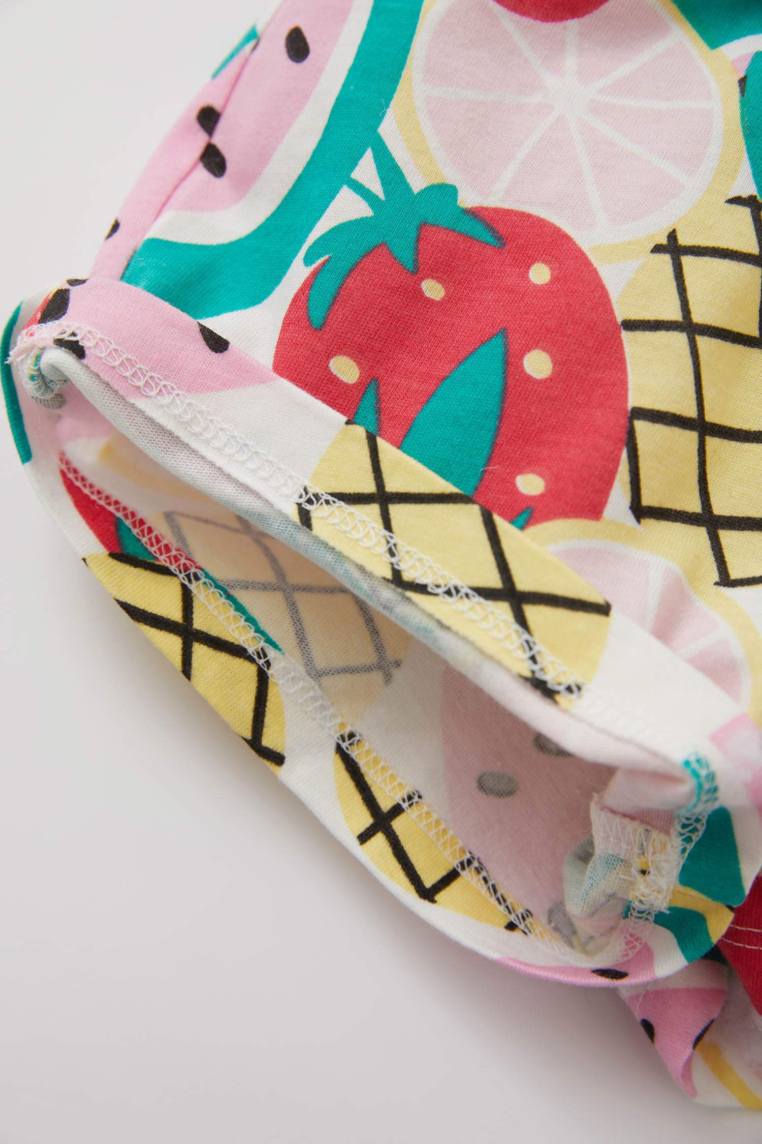 Шорты стандартного кроя с фруктовым принтом для малышей девочек