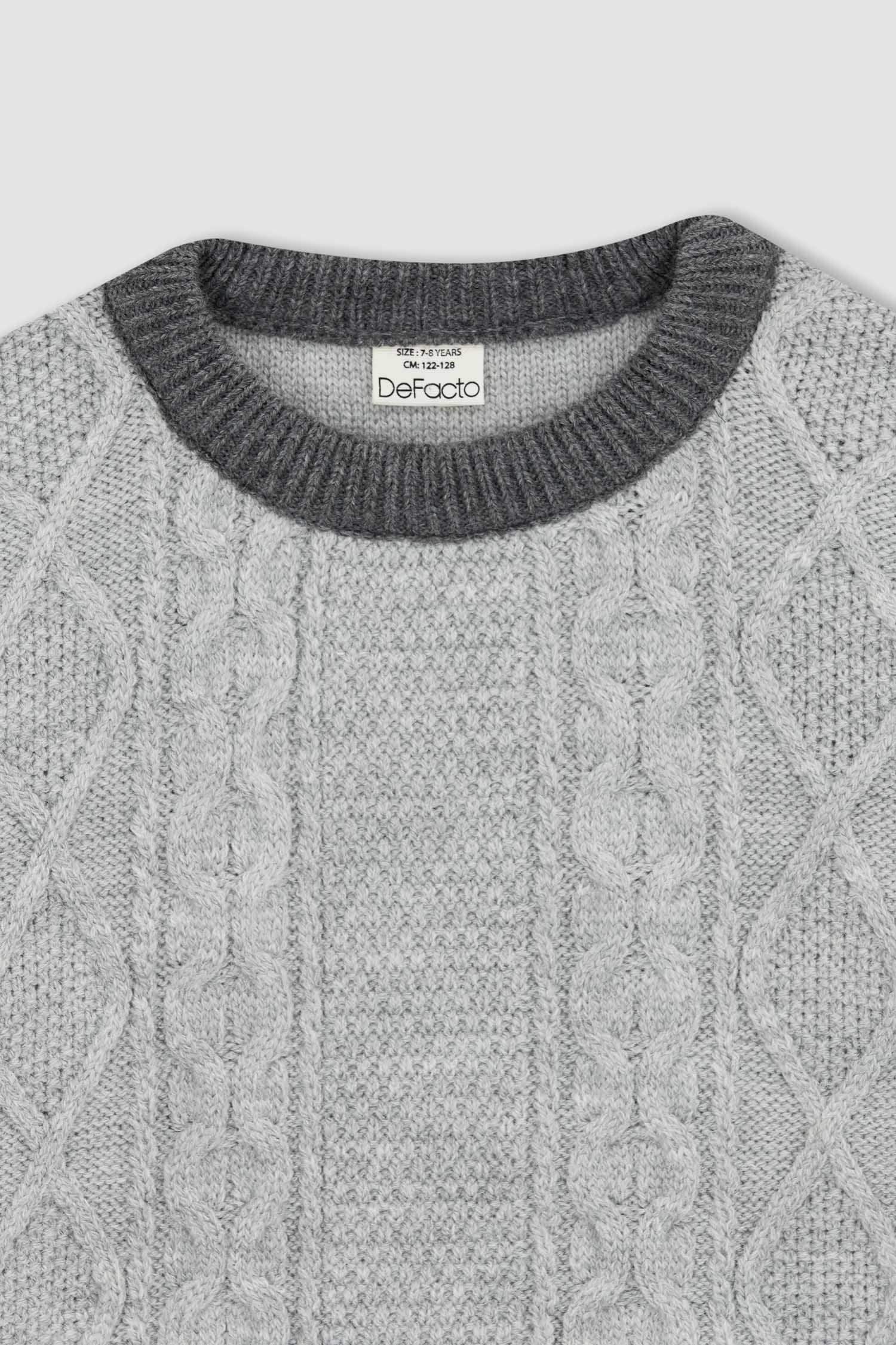 Свитер оверсайз с круглым вырезом