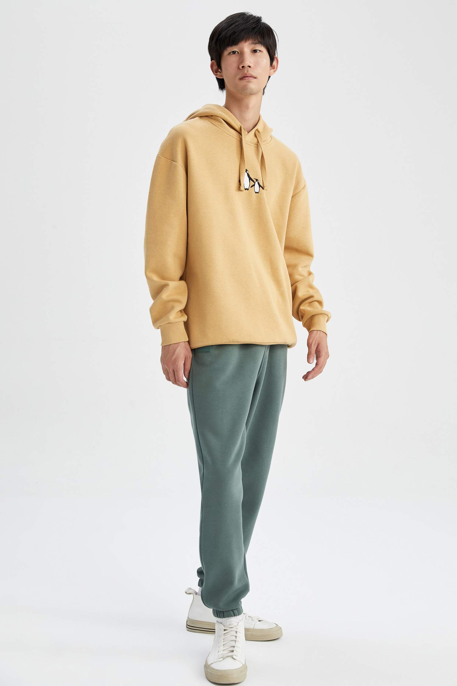 Свитшот квадратного кроя с капюшоном с принтом для мужчин