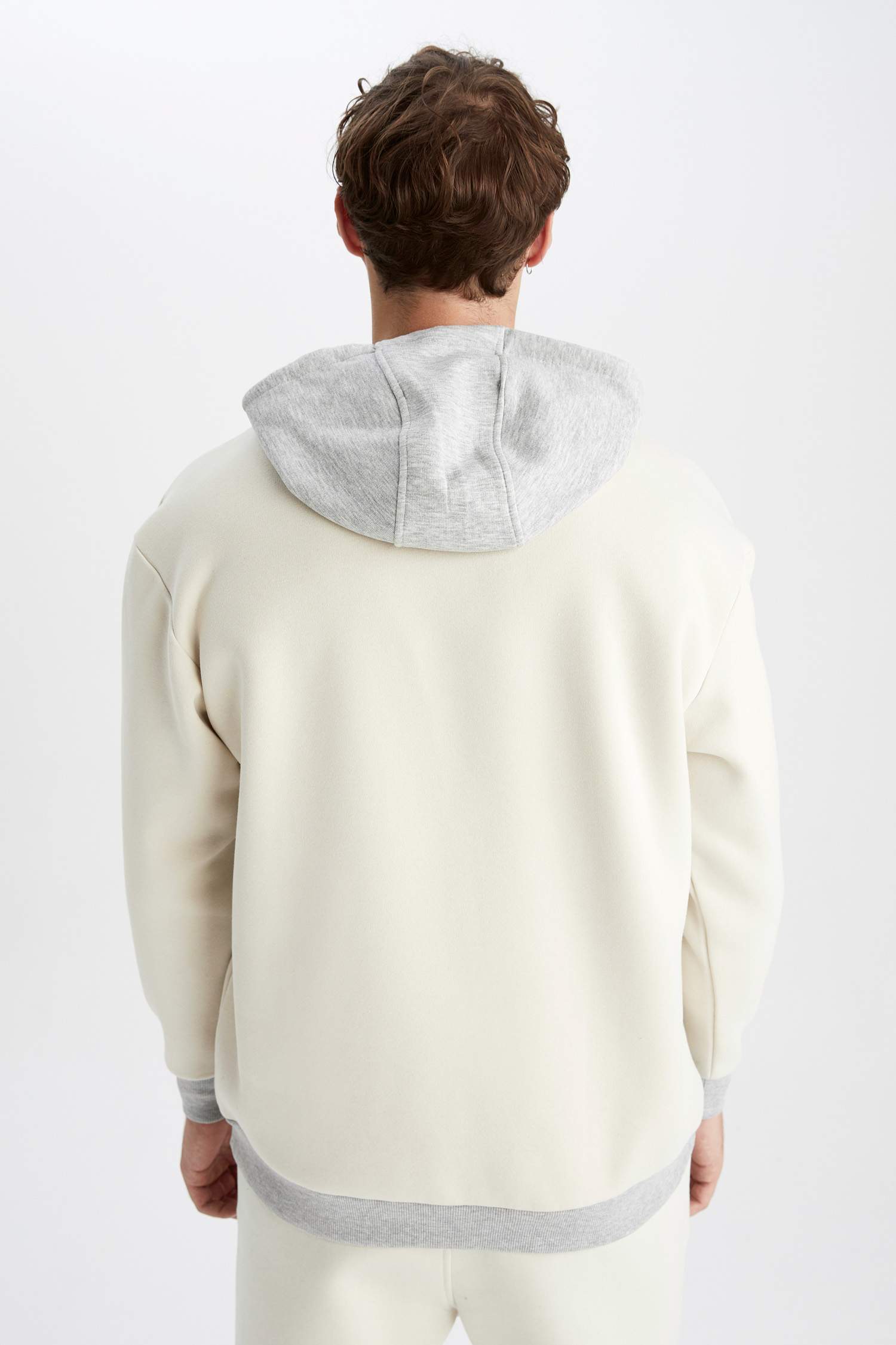 سويت شيرت أوفر سايز بغطاء للرأس من لوس أنجلوس ليكرز