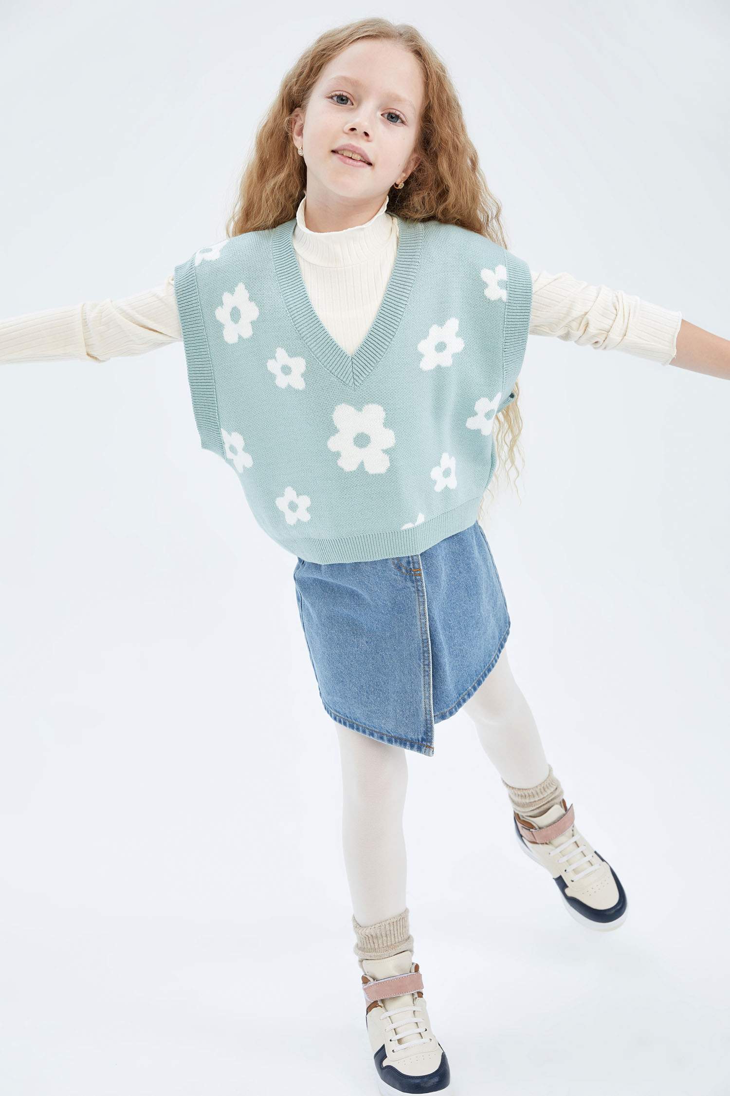 يلك صوف بناتي تريكو قصة عادية