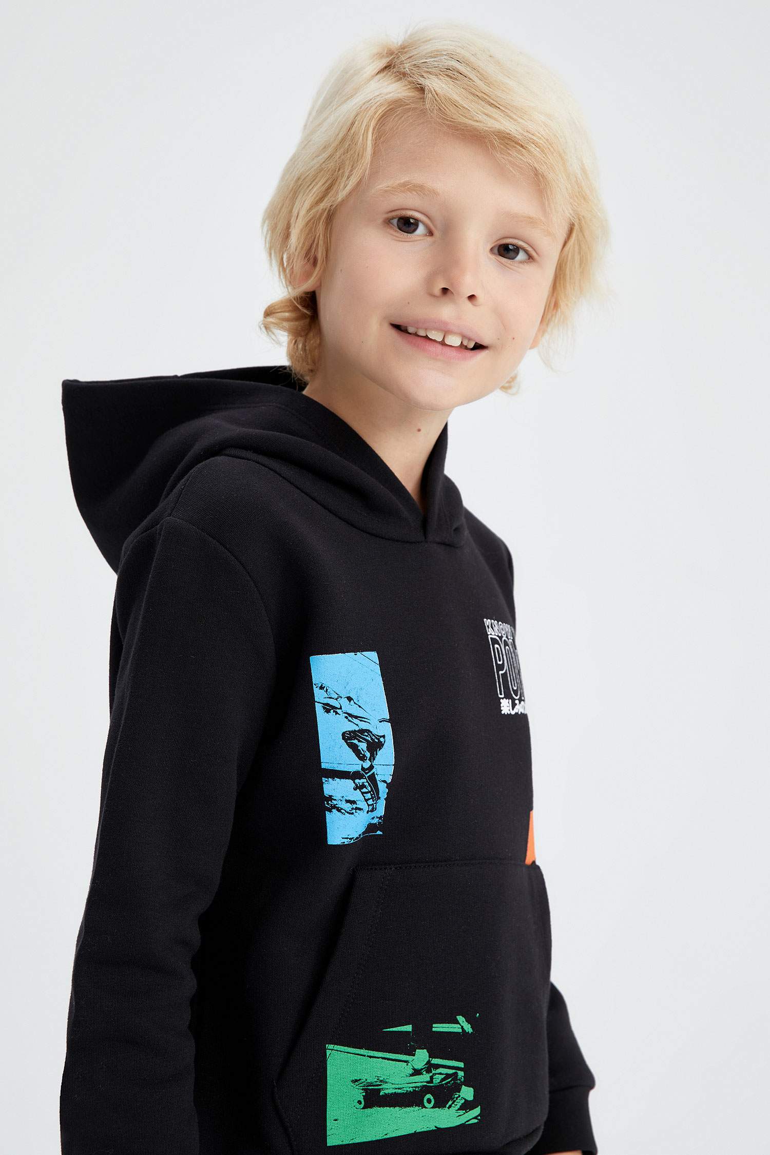 Erkek Çocuk Kapüşonlu Sırt Baskılı Kanguru Cepli Sweatshirt