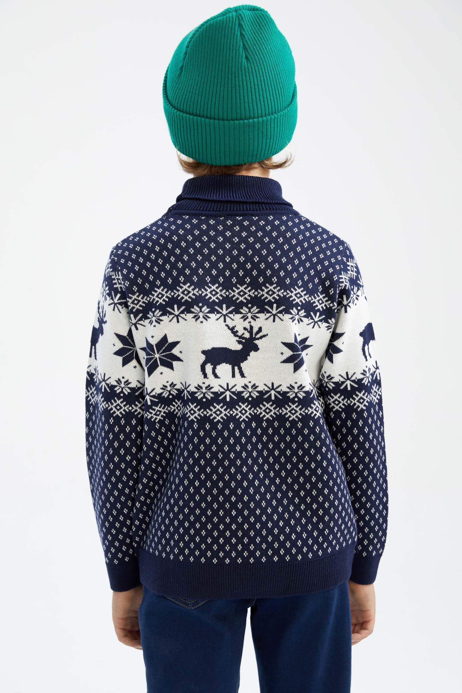 Свитер новогодний с воротником для мальчиков