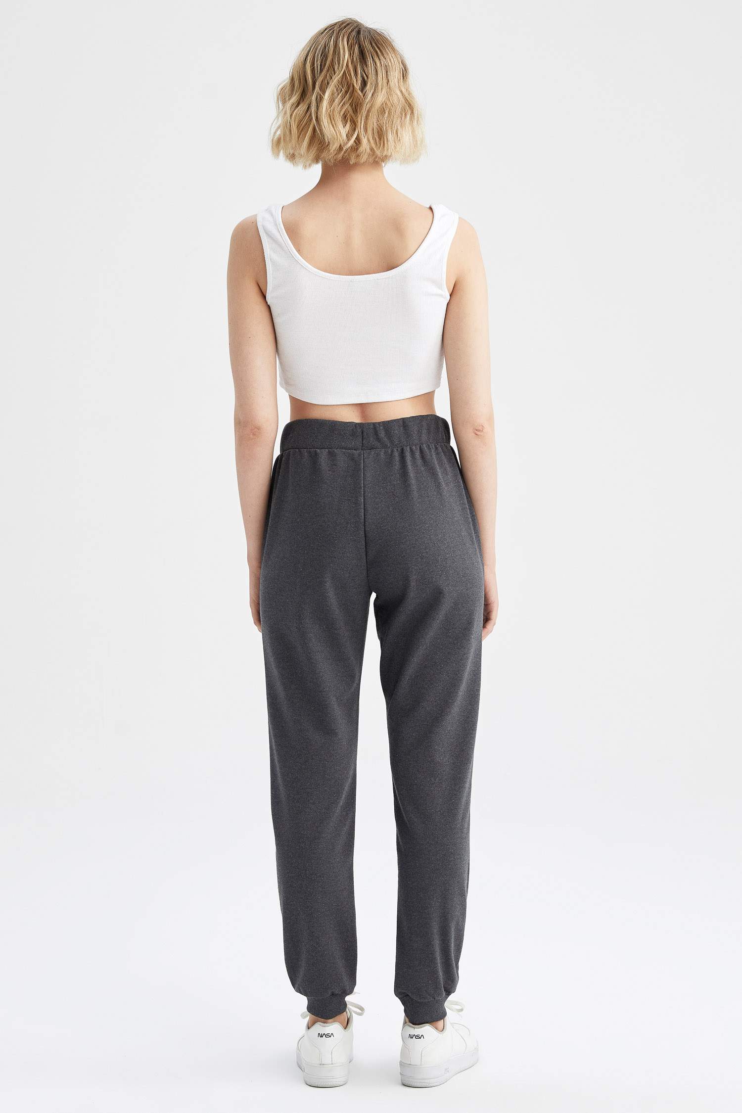 بنطال رياضي بيزك بقصة عادية بجيب من نسيج السويت شيرت الرفيع