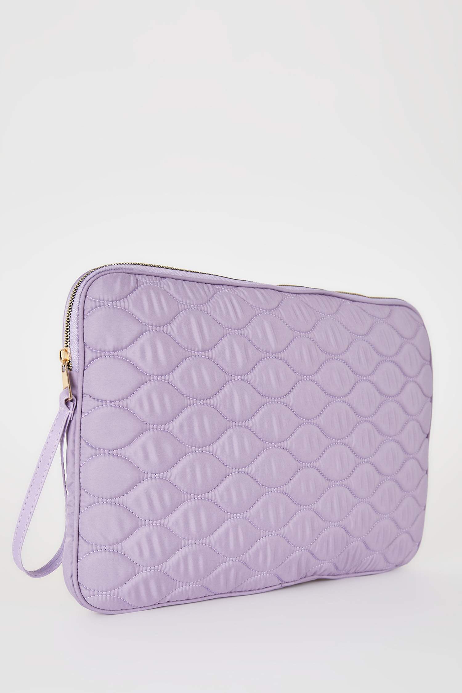 كمبيوتر وعمل