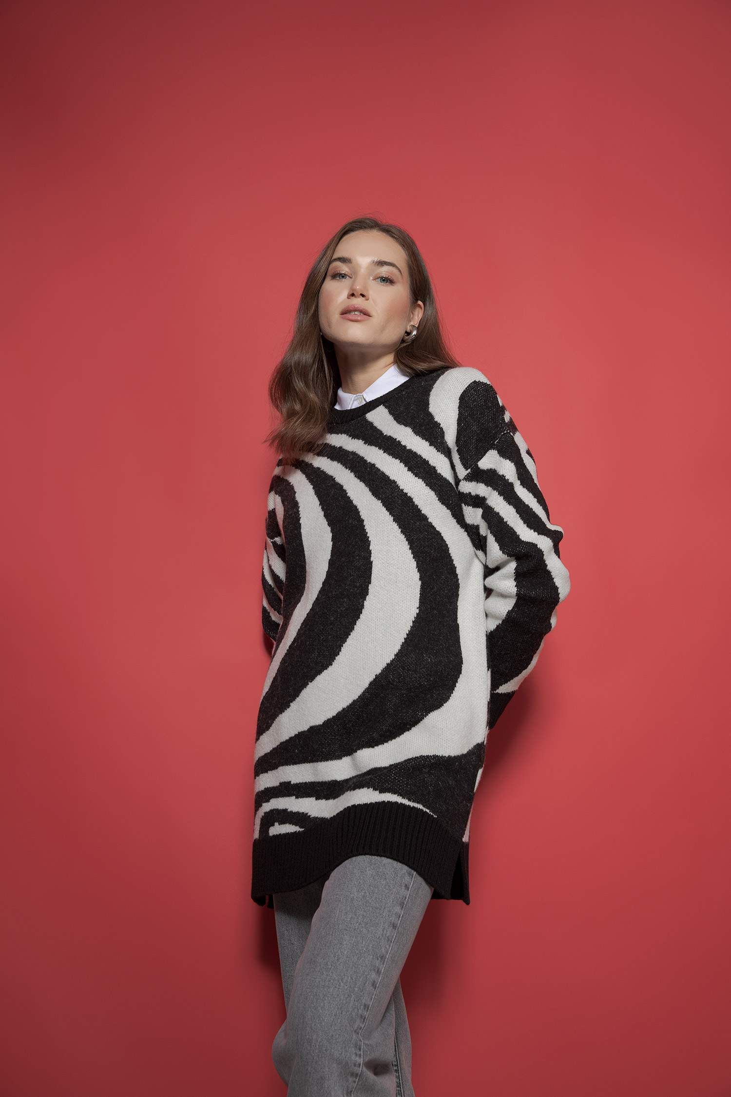 Туника стандартного кроя с круглым вырезом для женщин