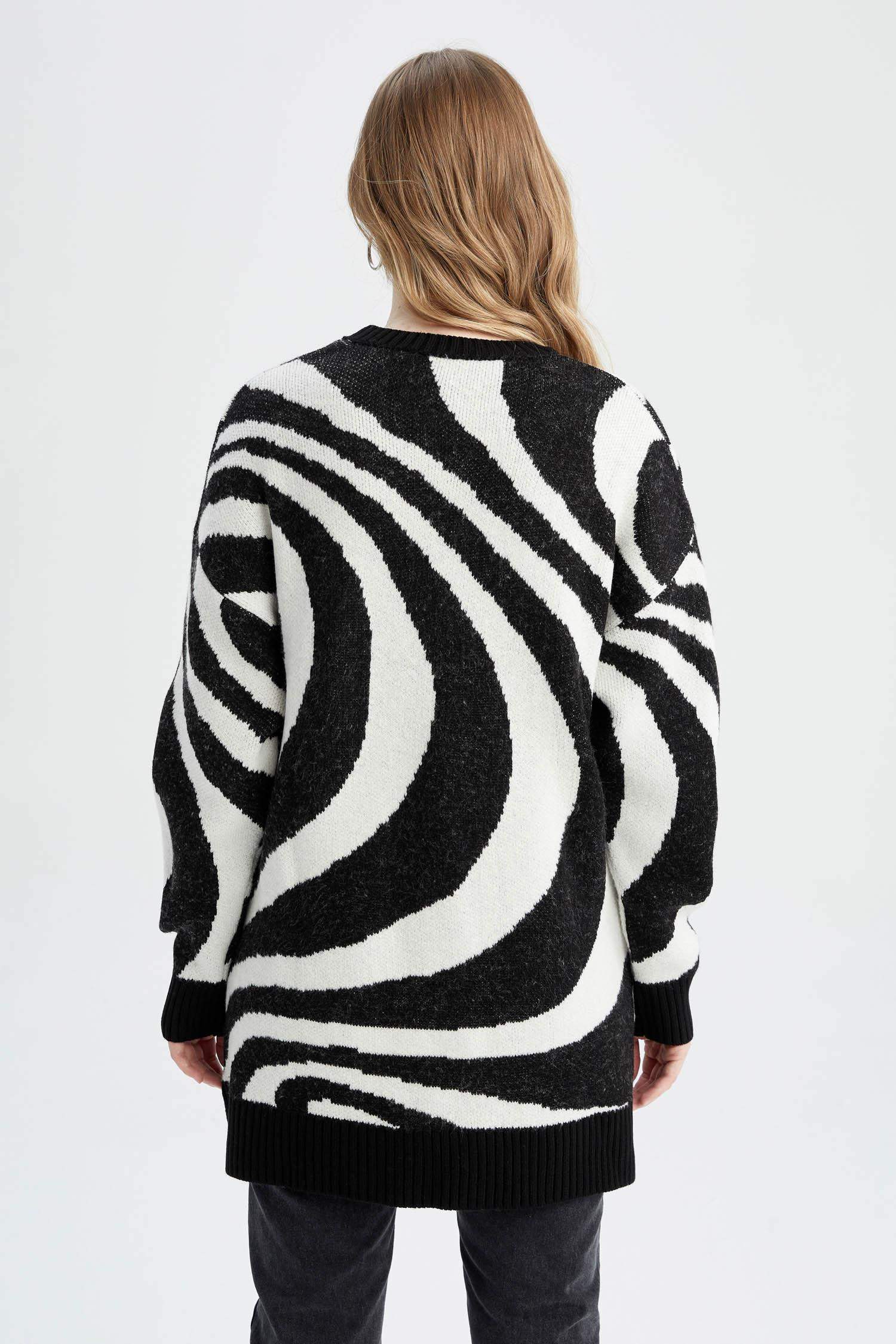 Туника стандартного кроя с круглым вырезом для женщин