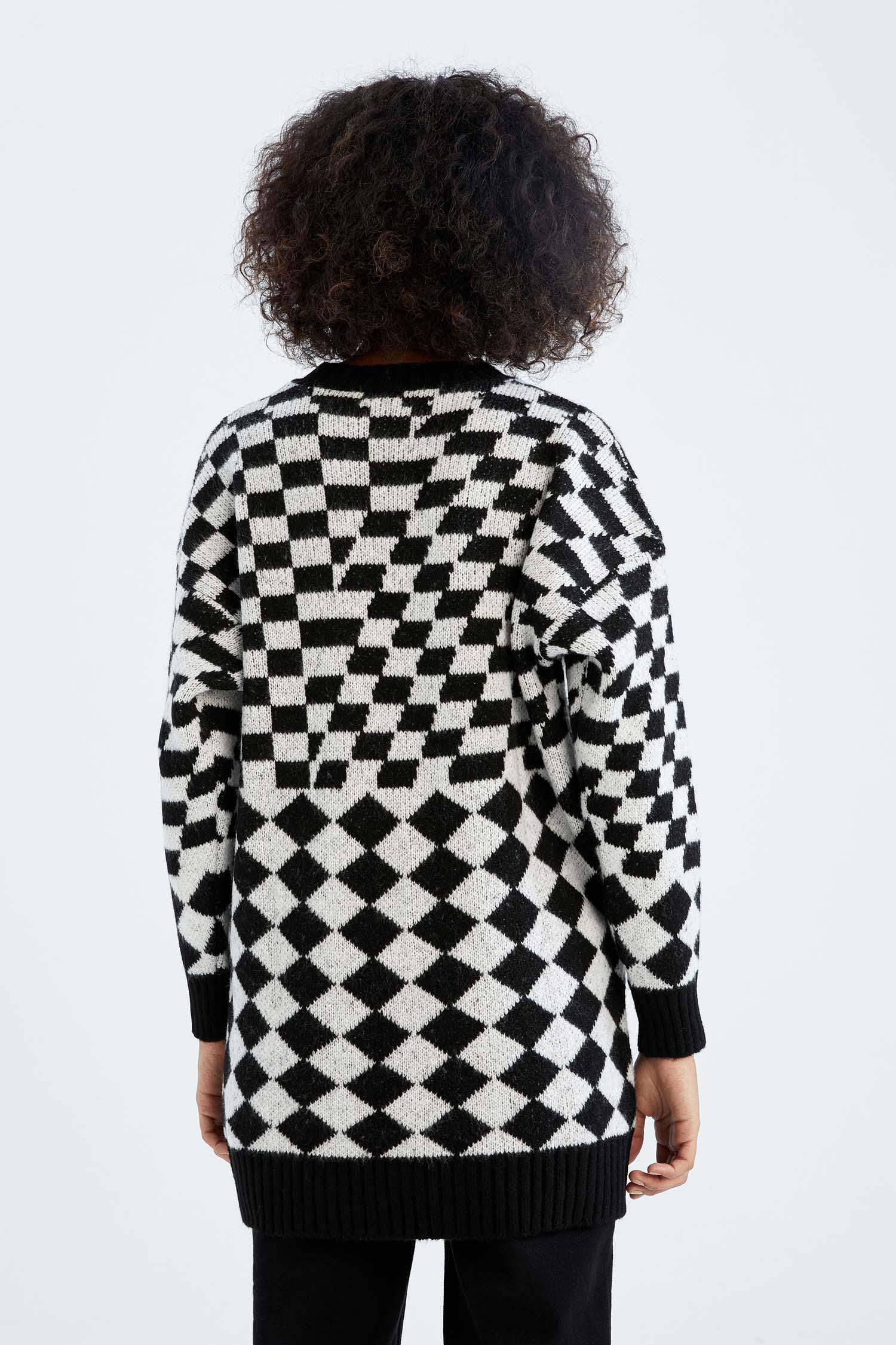 Туника стандартного кроя с круглым вырезом