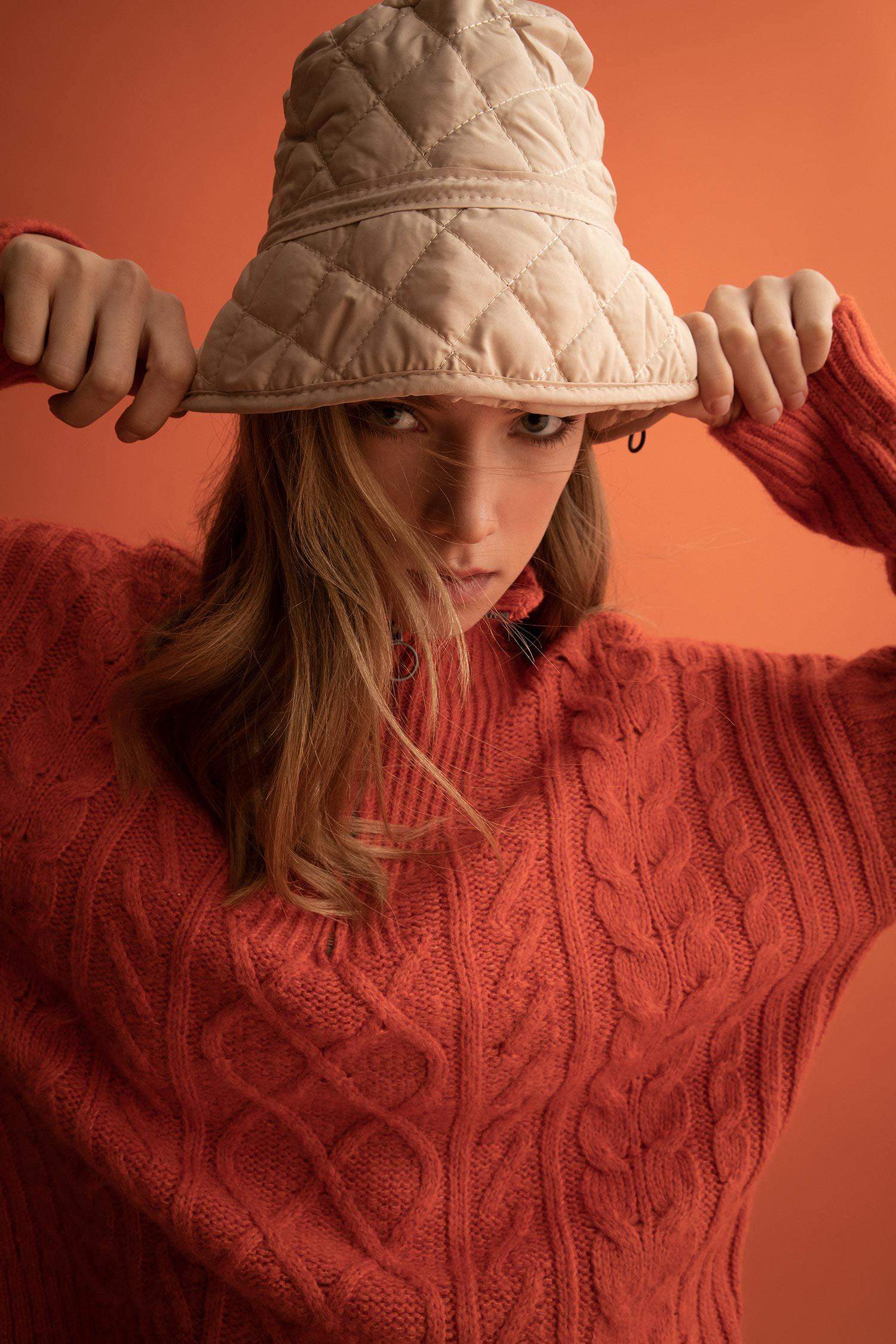 شفقة دلو نسائي بيزك