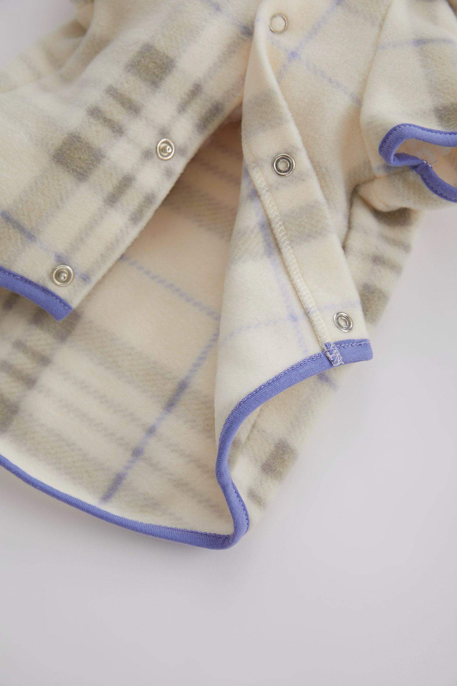 سويت شيرت بقصة عادية بياقة مستديرة بأكمام قصيرة