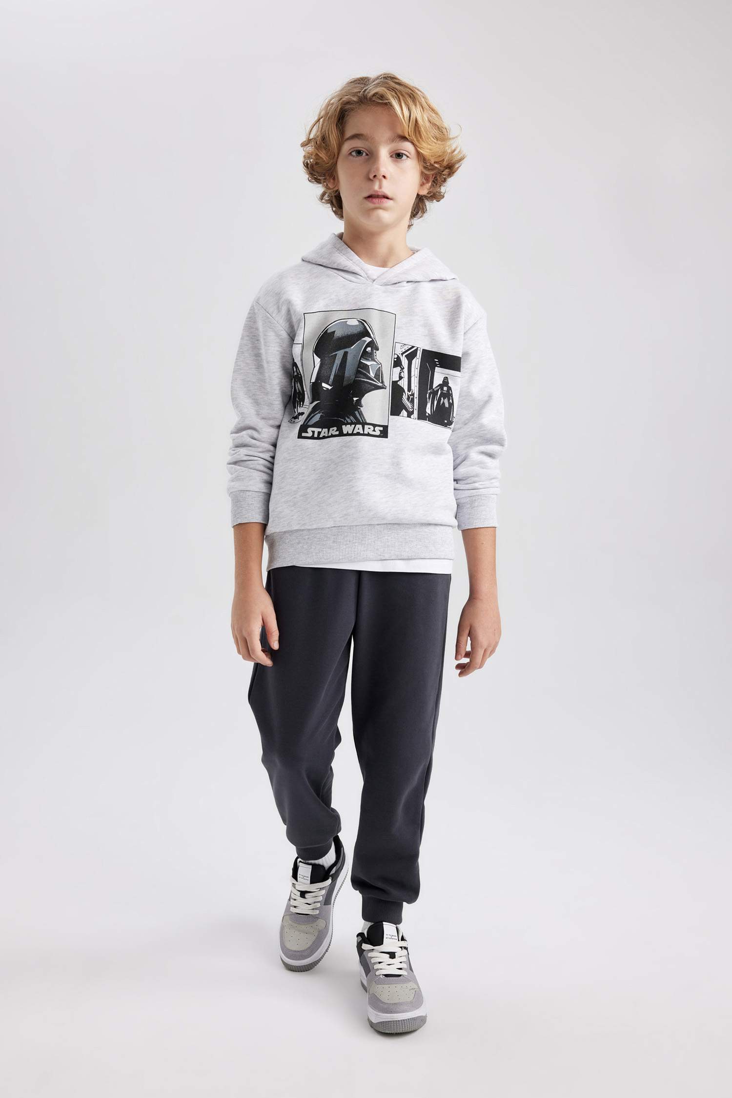 سويت شيرت بقصة عادية بكابيشون من ستار وورز