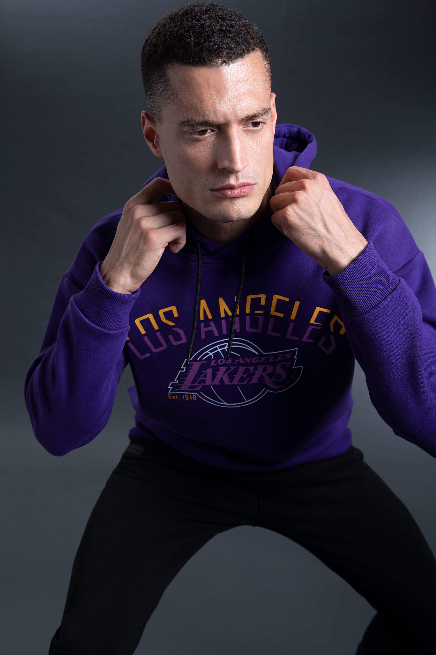 Defacto Fit NBA Los Angeles Lakers Comfort Fit Kapüşonlu Sweatshirt. 1