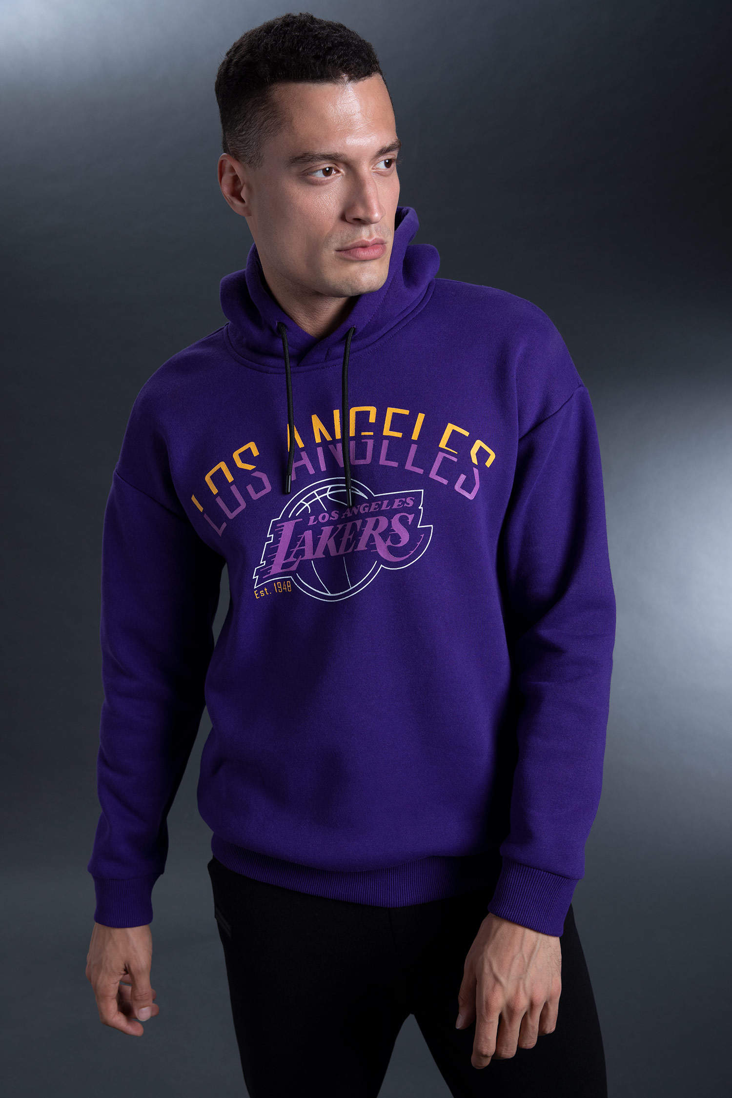 Defacto Fit NBA Los Angeles Lakers Comfort Fit Kapüşonlu Sweatshirt. 2