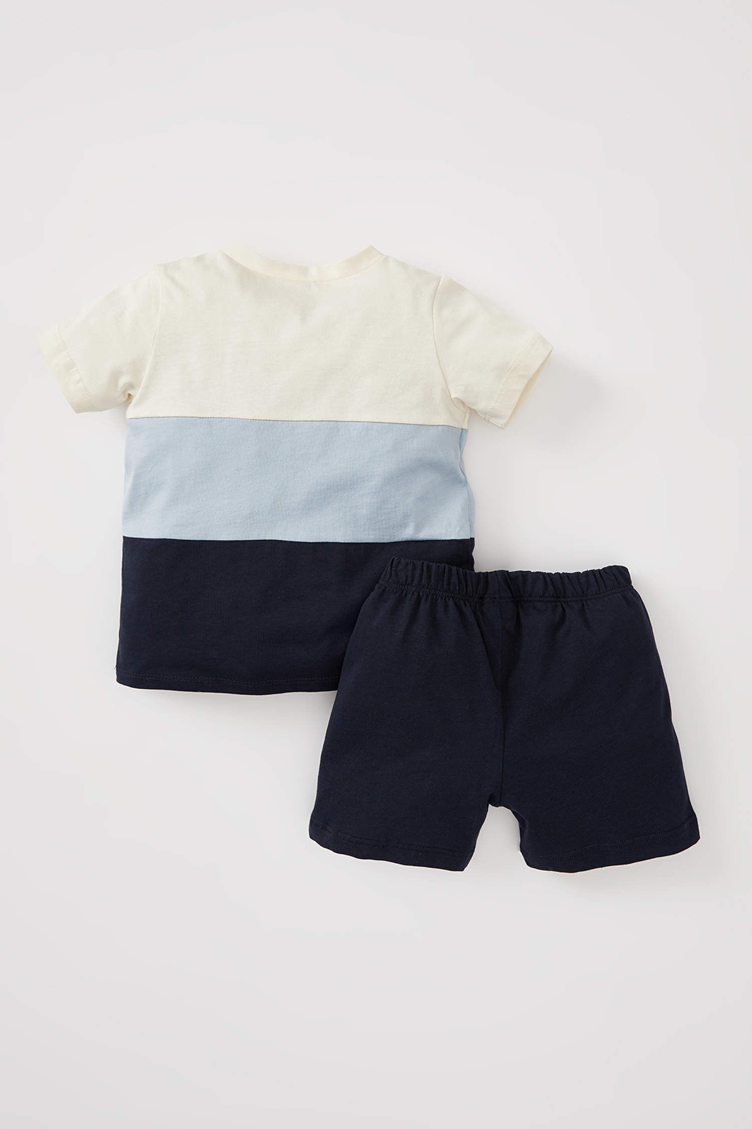 Defacto Erkek Bebek Regular Fit Basic Renk Bloklu Kısa Kollu Tişört Şort Takım. 5