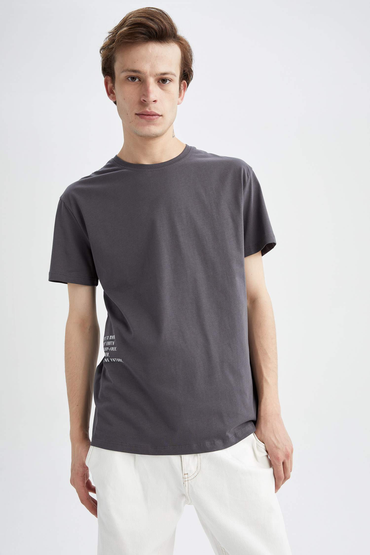 Regular Fit Bisiklet Yaka Sırt Baskılı Kısa Kollu Tişört