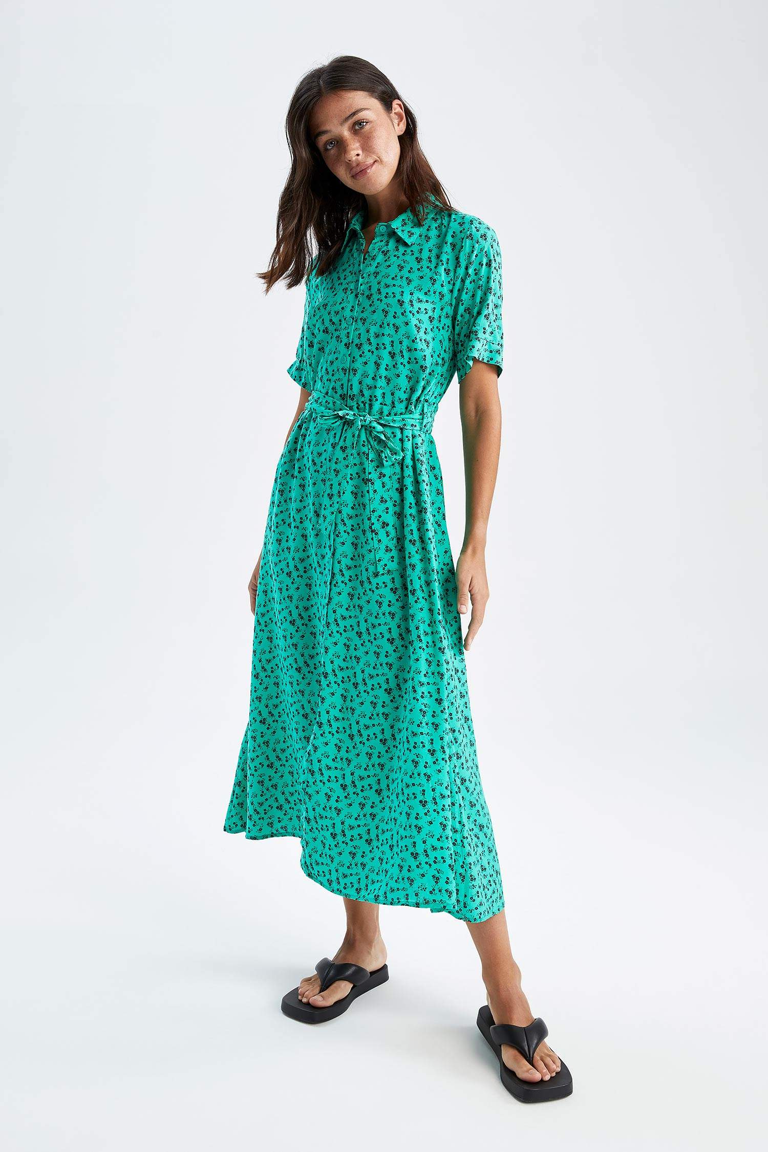 Gömlek Yaka Baskılı Kısa Kollu Midi Elbise