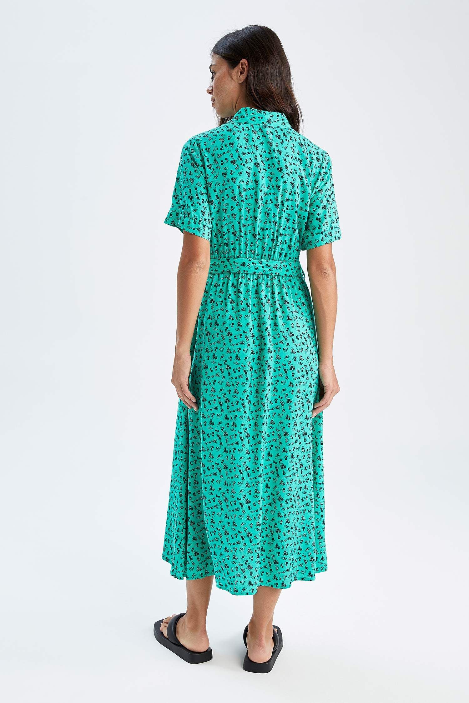 Gömlek Yaka Baskılı Kısa Kollu Midi Elbise