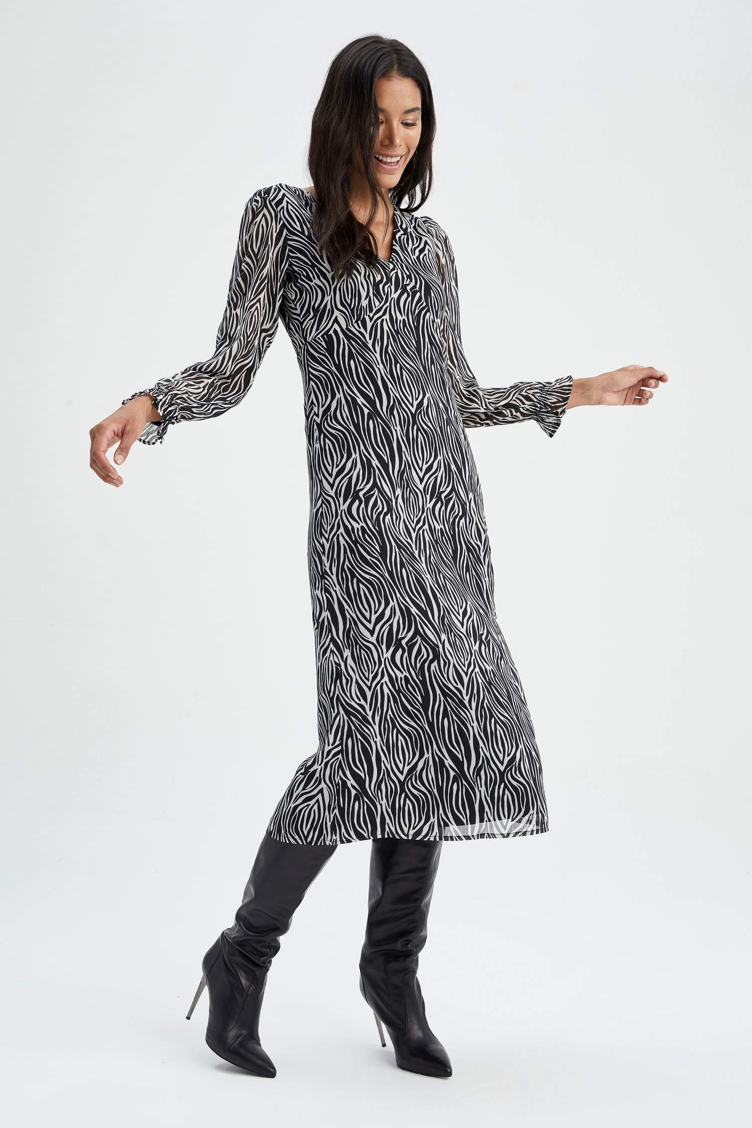 a сызығы жануар v жаға ұзын жеңді Ұзын жеңді тоқылған көйлек