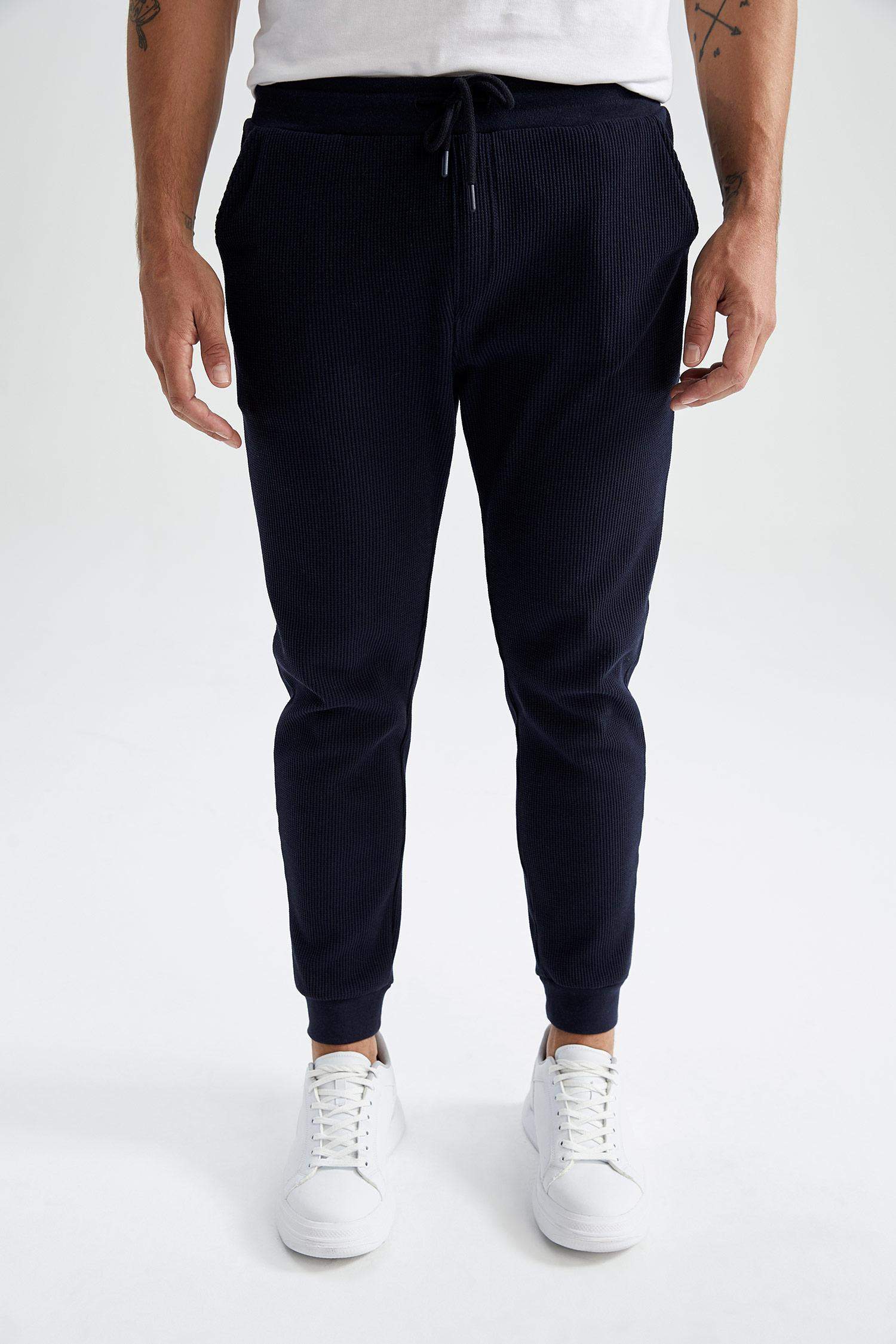 Navy Man Slim Fit Sweatpants 2555010 | DeFacto