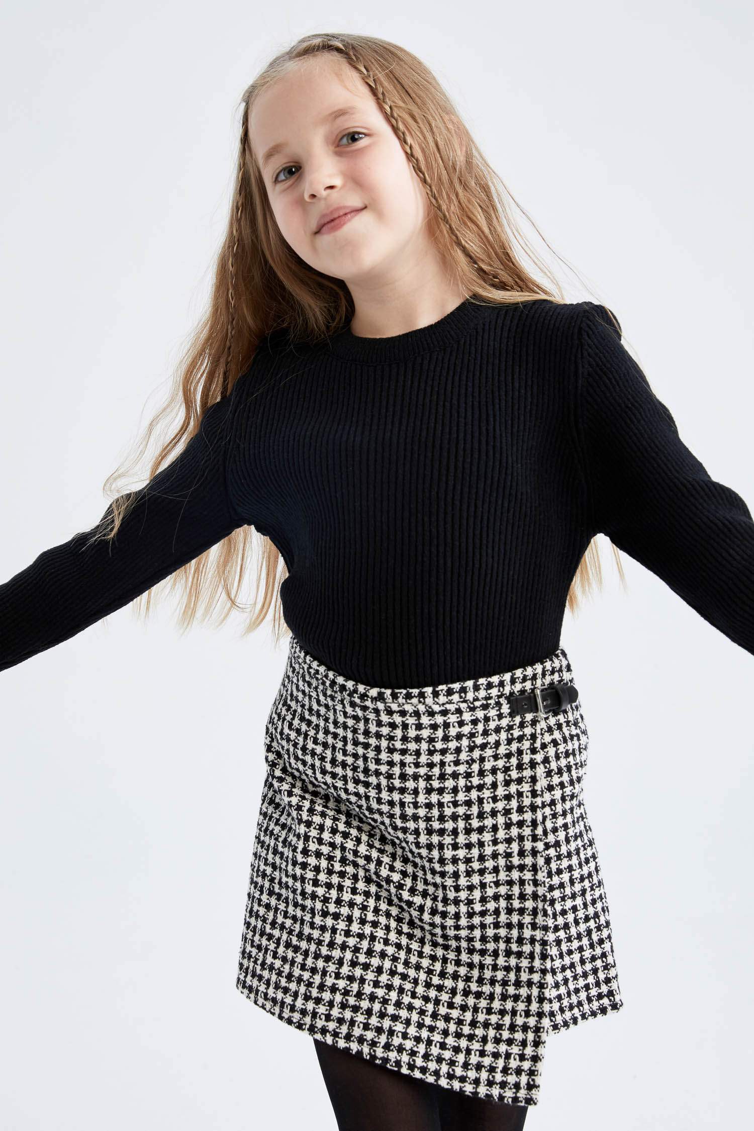 Қыздарға қалыпты пішім Пулловер