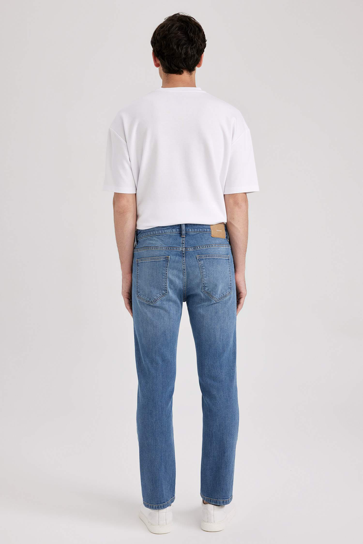 Джинсы стандартного кроя со средней талией, Sergio