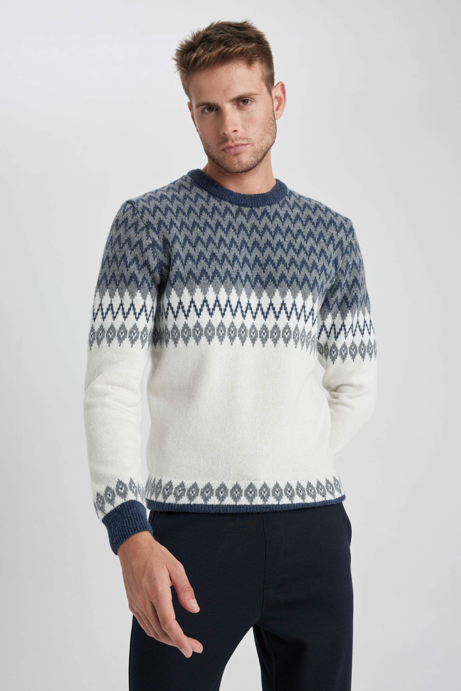 Regular Fit Desenli Bisiklet Yaka Triko Kazak