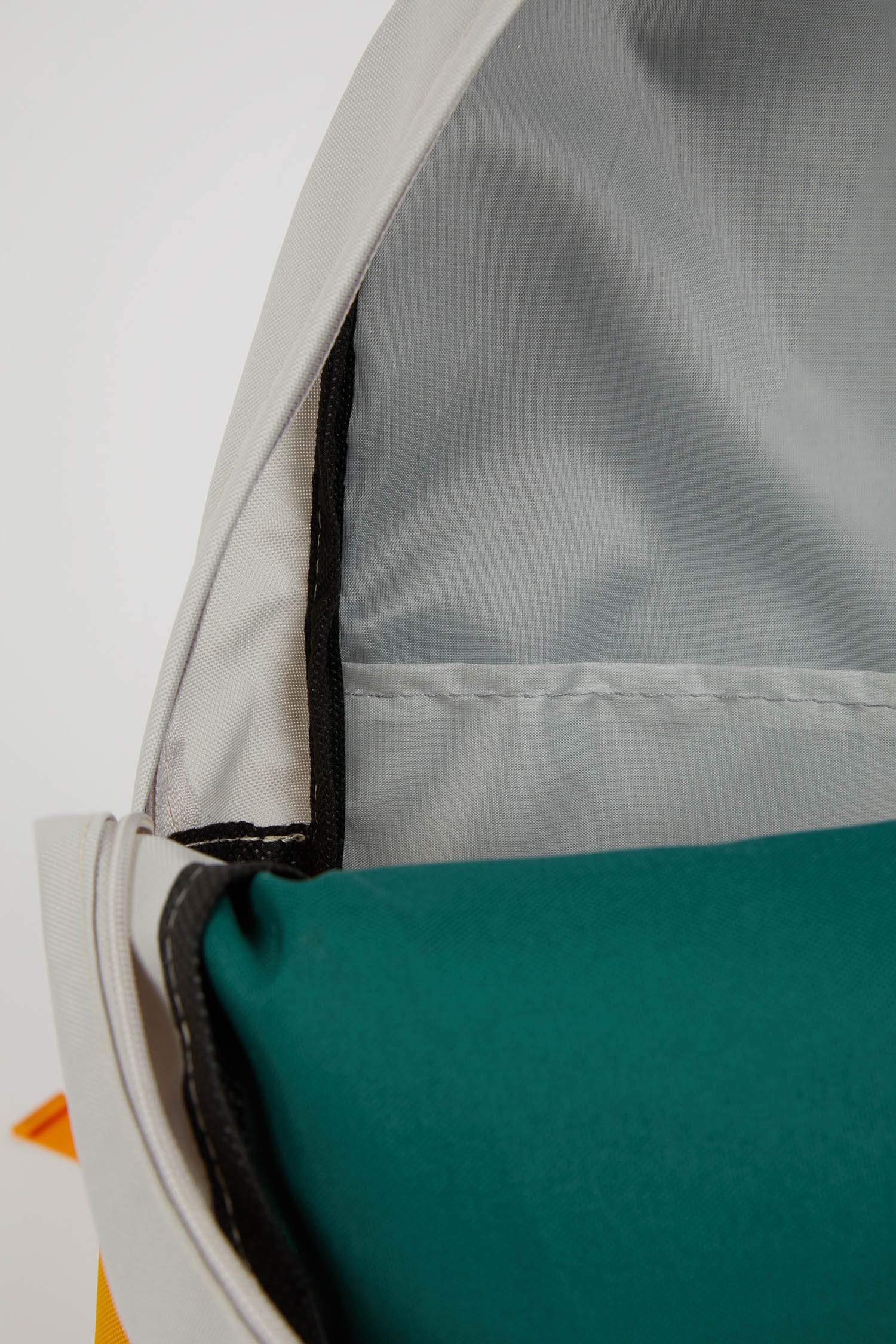 Erkek Çocuk Kendi Kendini Onaran Su Tutmayan Kumaş Sırt Çantası