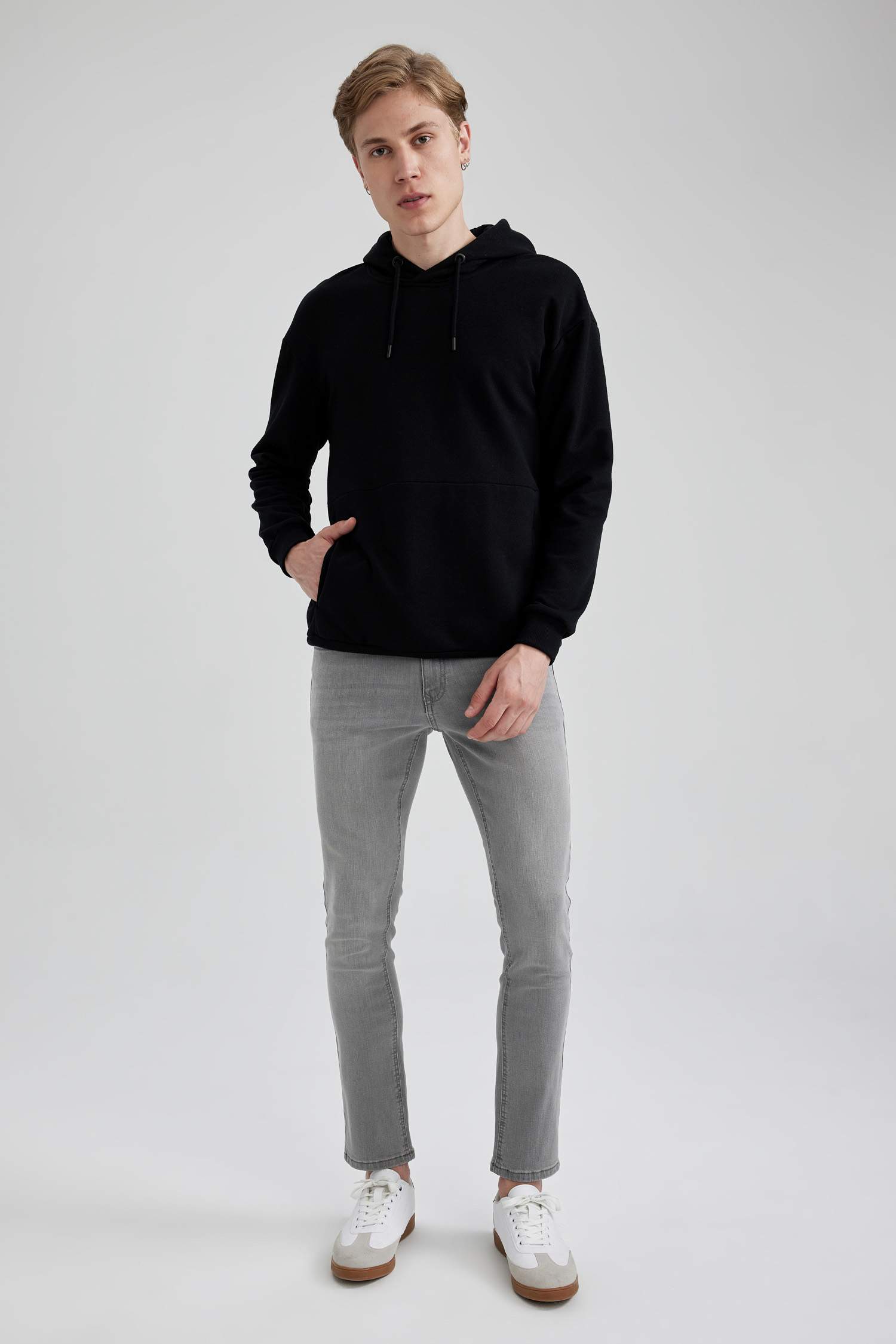 Boxy Fit Long Sleeve Sweatshirt